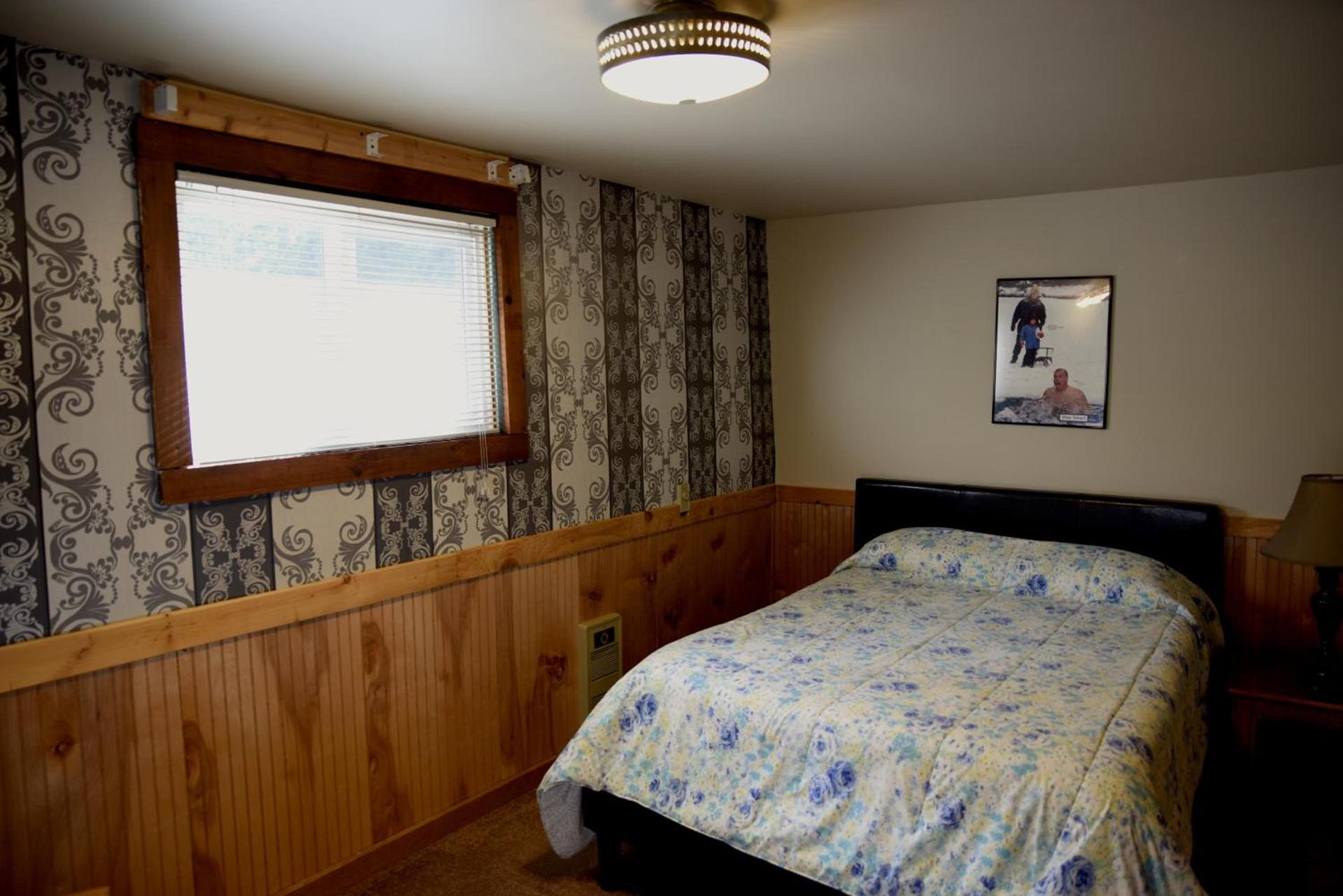 Gateway Inn & Cabins photo 11