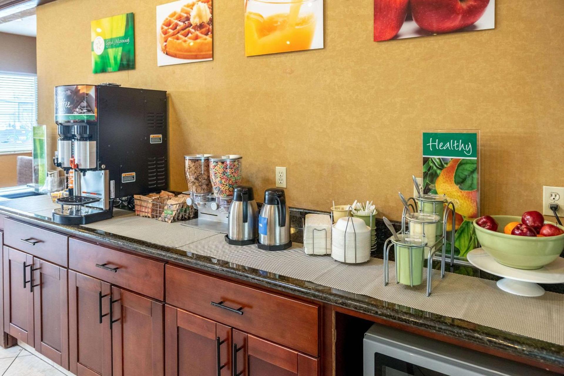 Quality Inn & Suites Seville photo 19