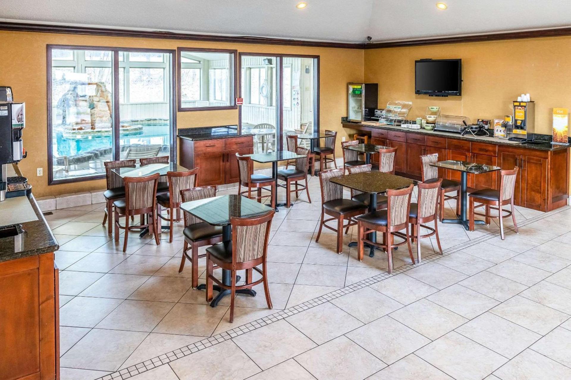 Quality Inn & Suites Seville photo 17