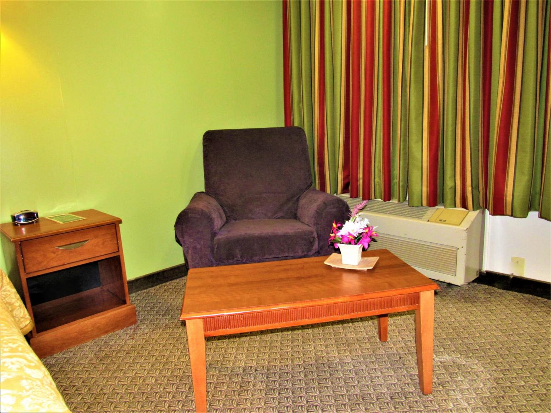 Capri Motel photo 20