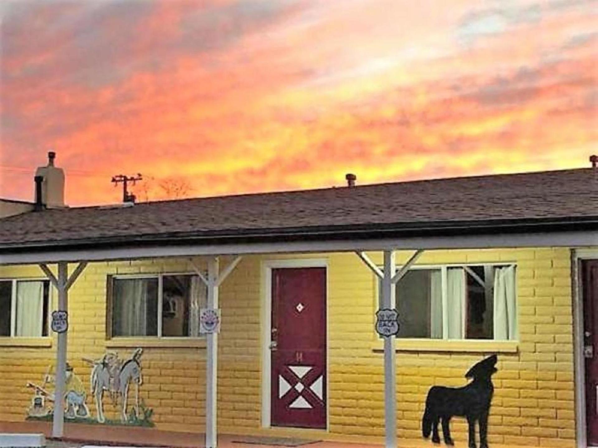Brad's Desert Inn photo 19