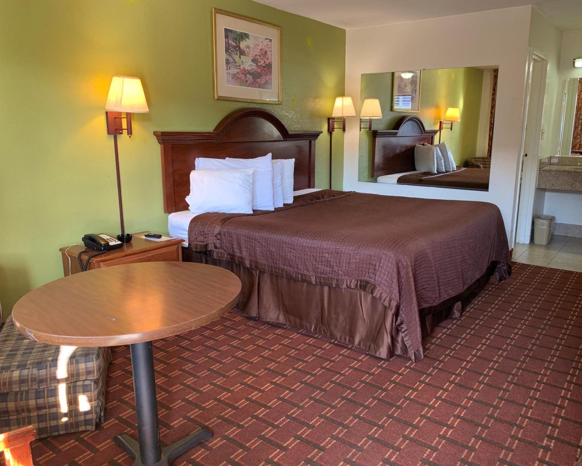 Royal Regency Inn photo 14