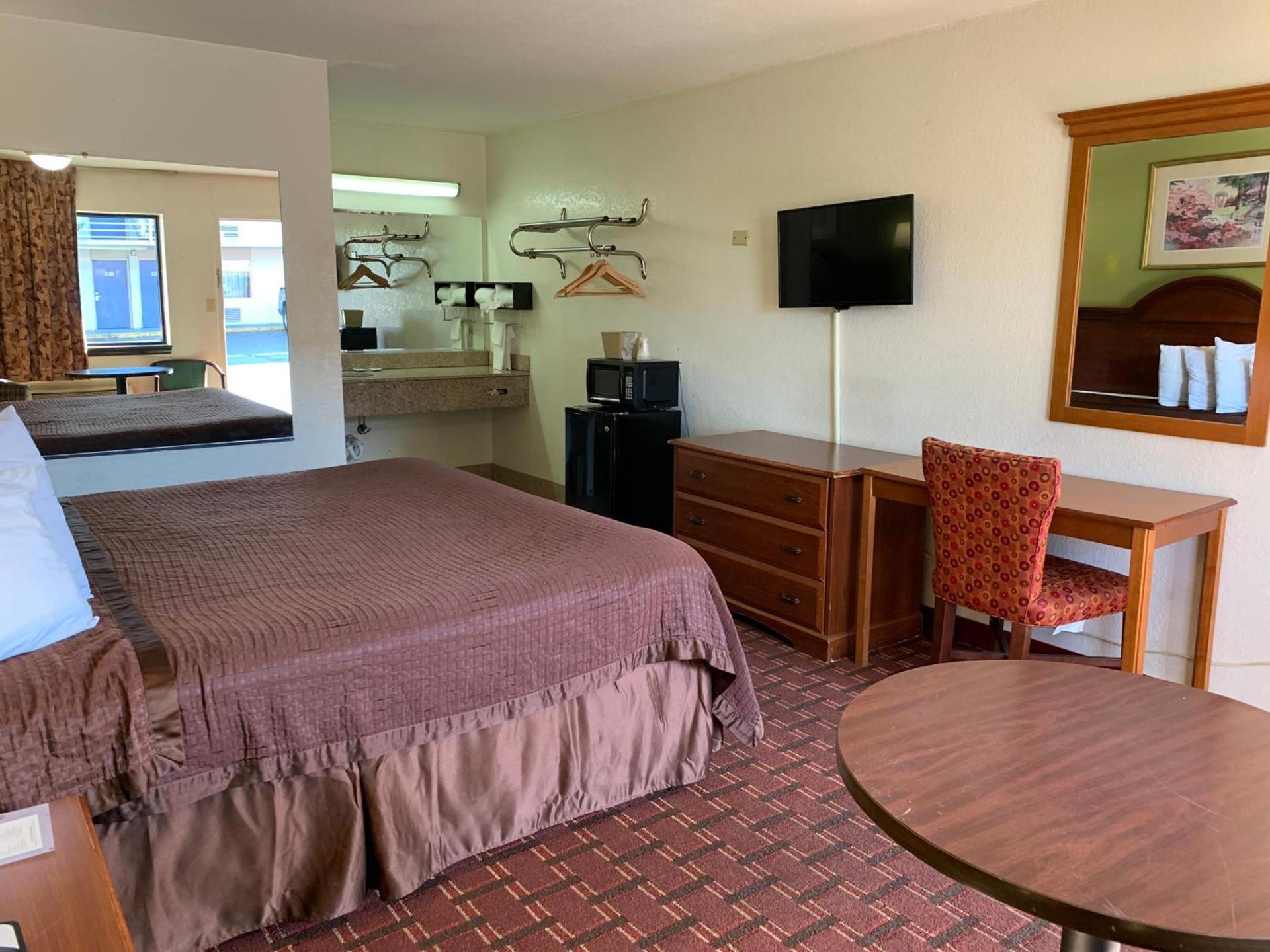 Royal Regency Inn photo 16