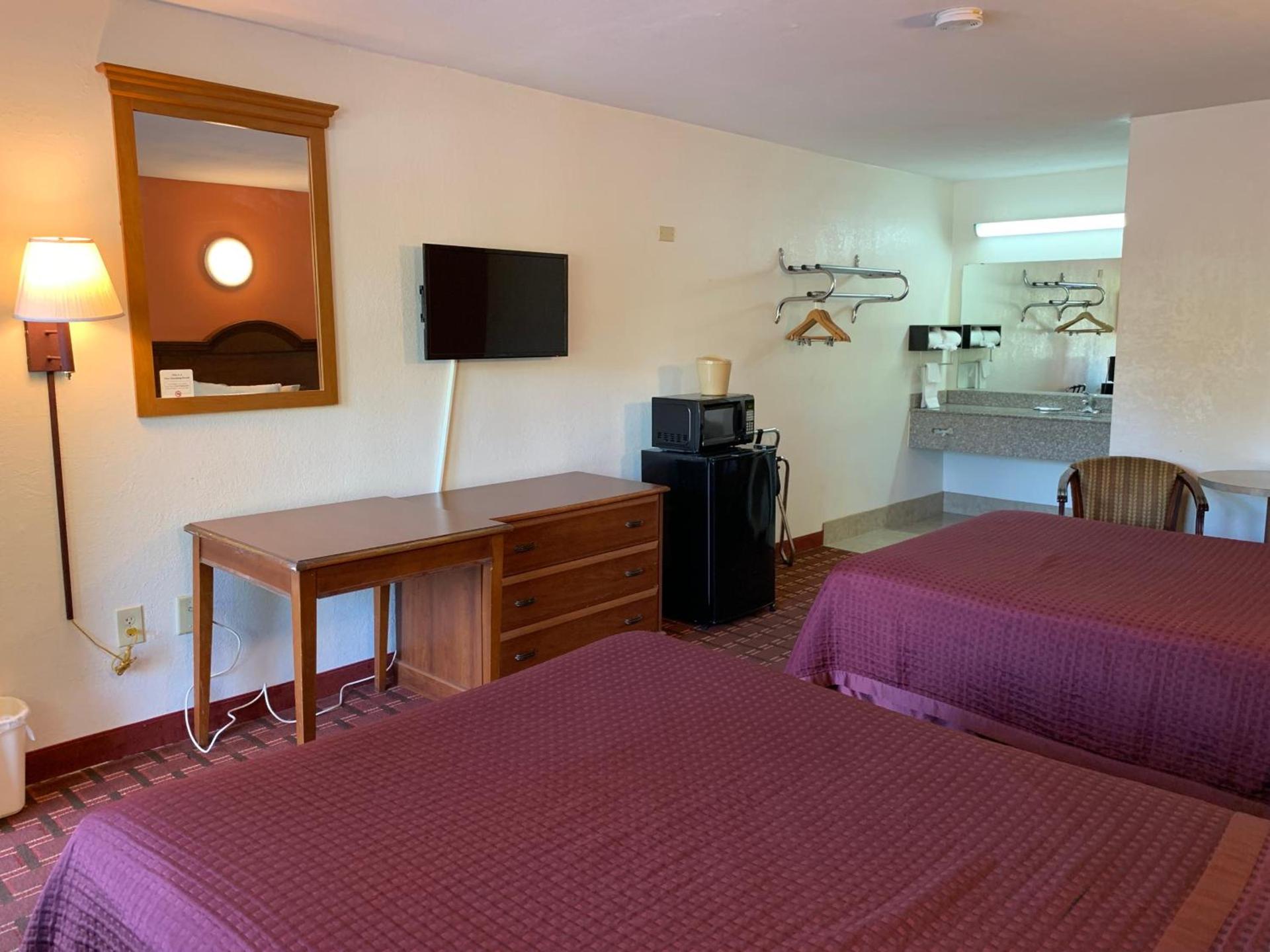 Royal Regency Inn photo 4
