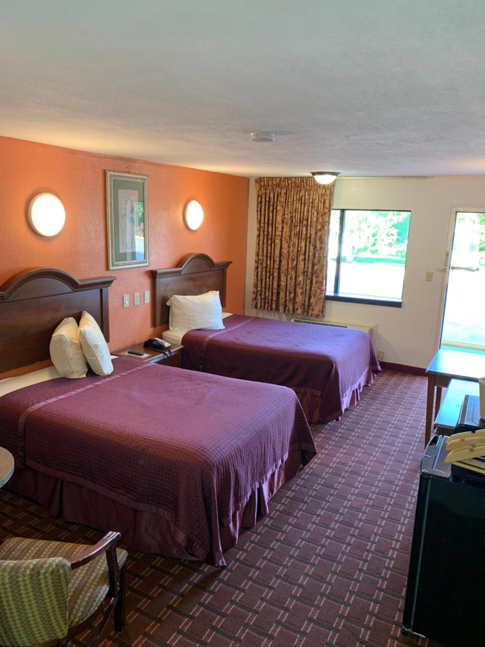 Royal Regency Inn photo 3
