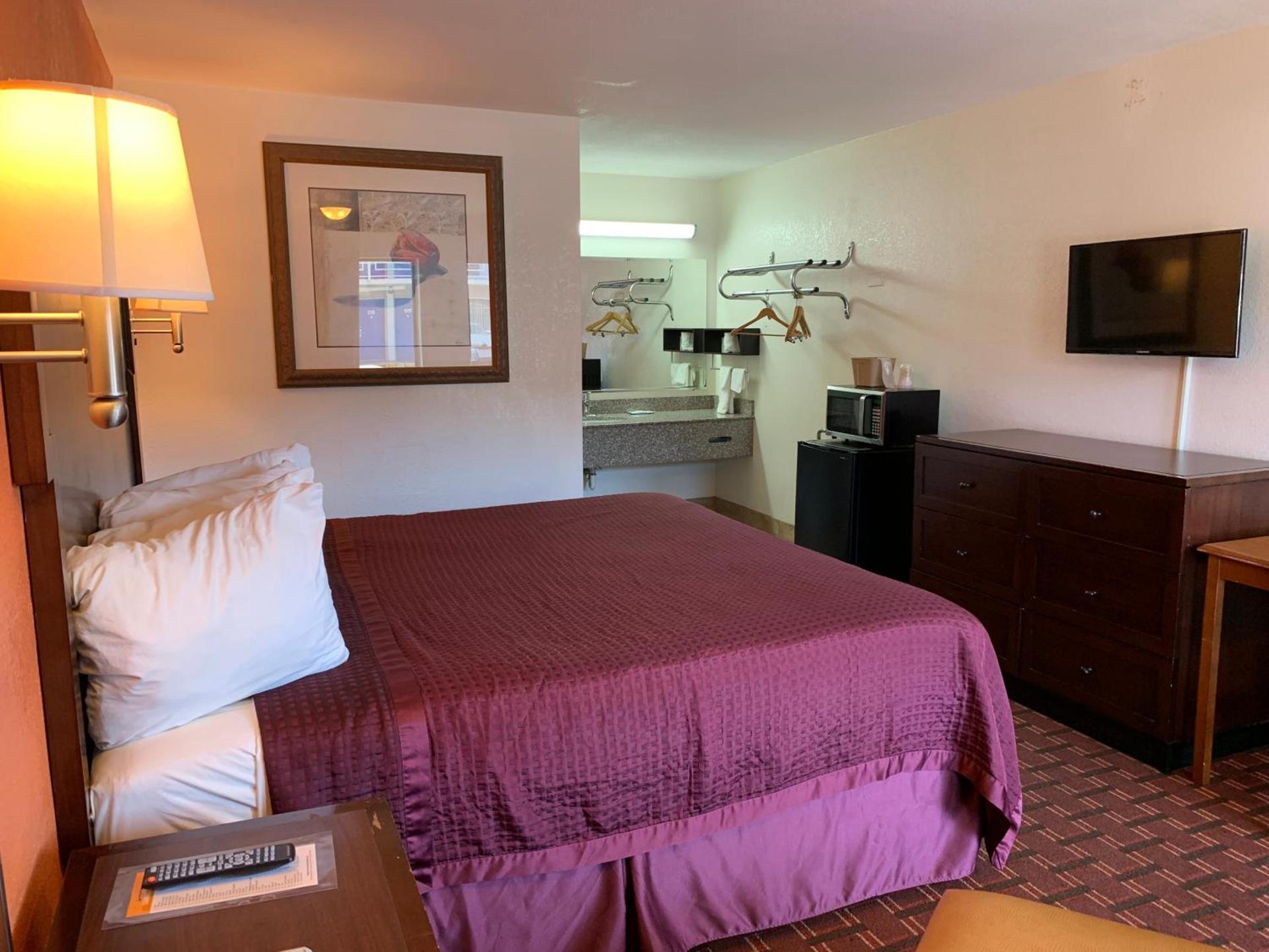 Royal Regency Inn photo 6