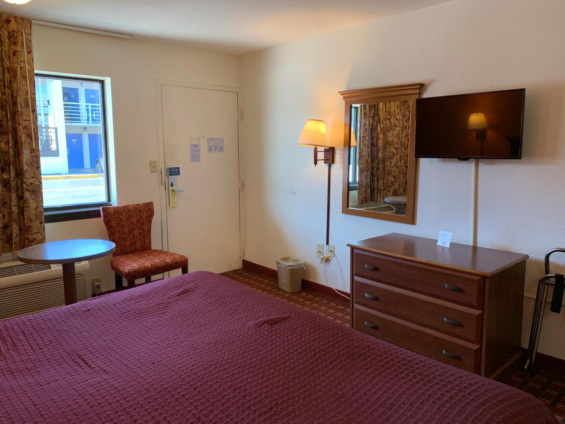 Royal Regency Inn photo 8