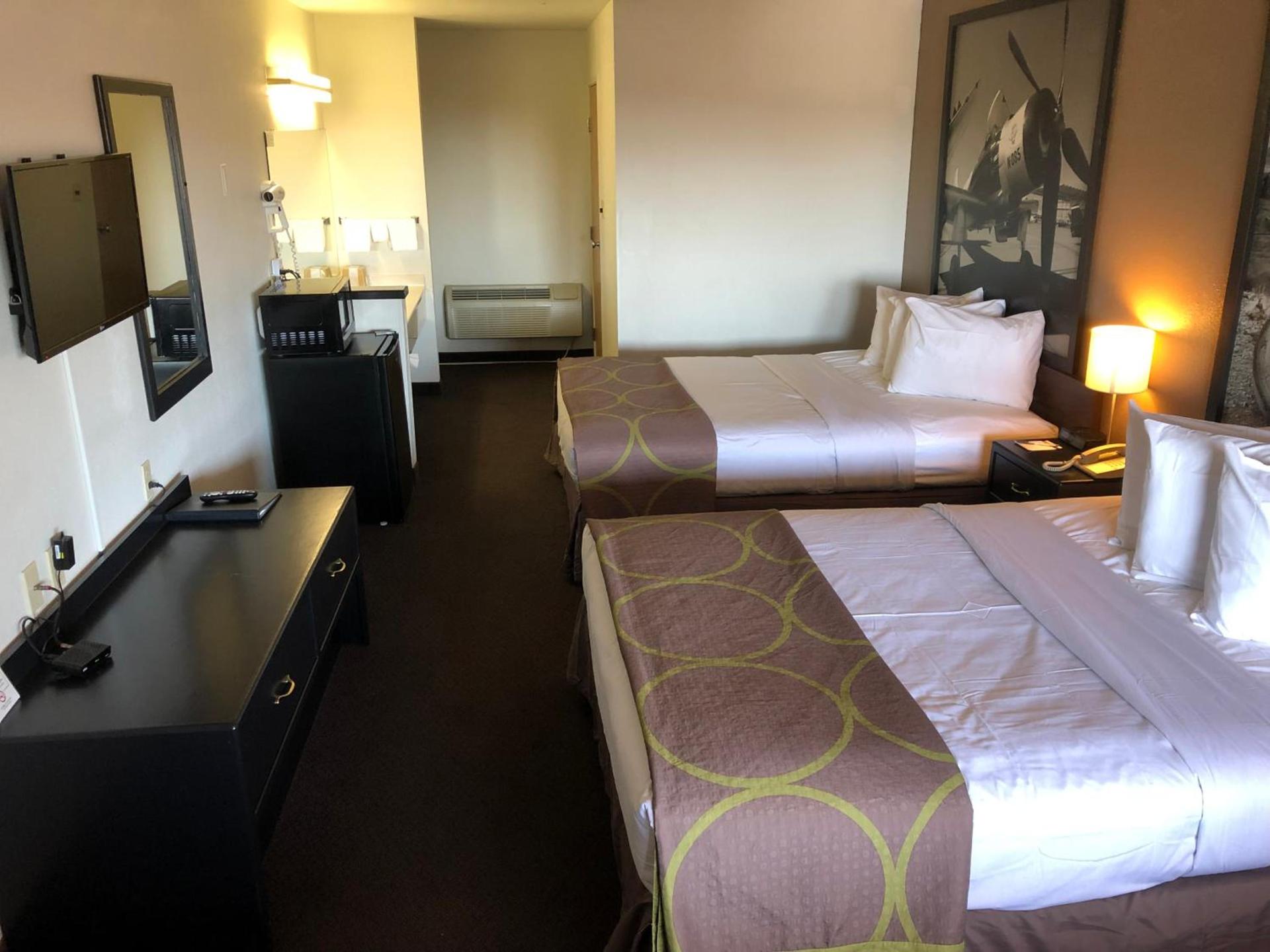 Super 8 by Wyndham Fernley photo 17