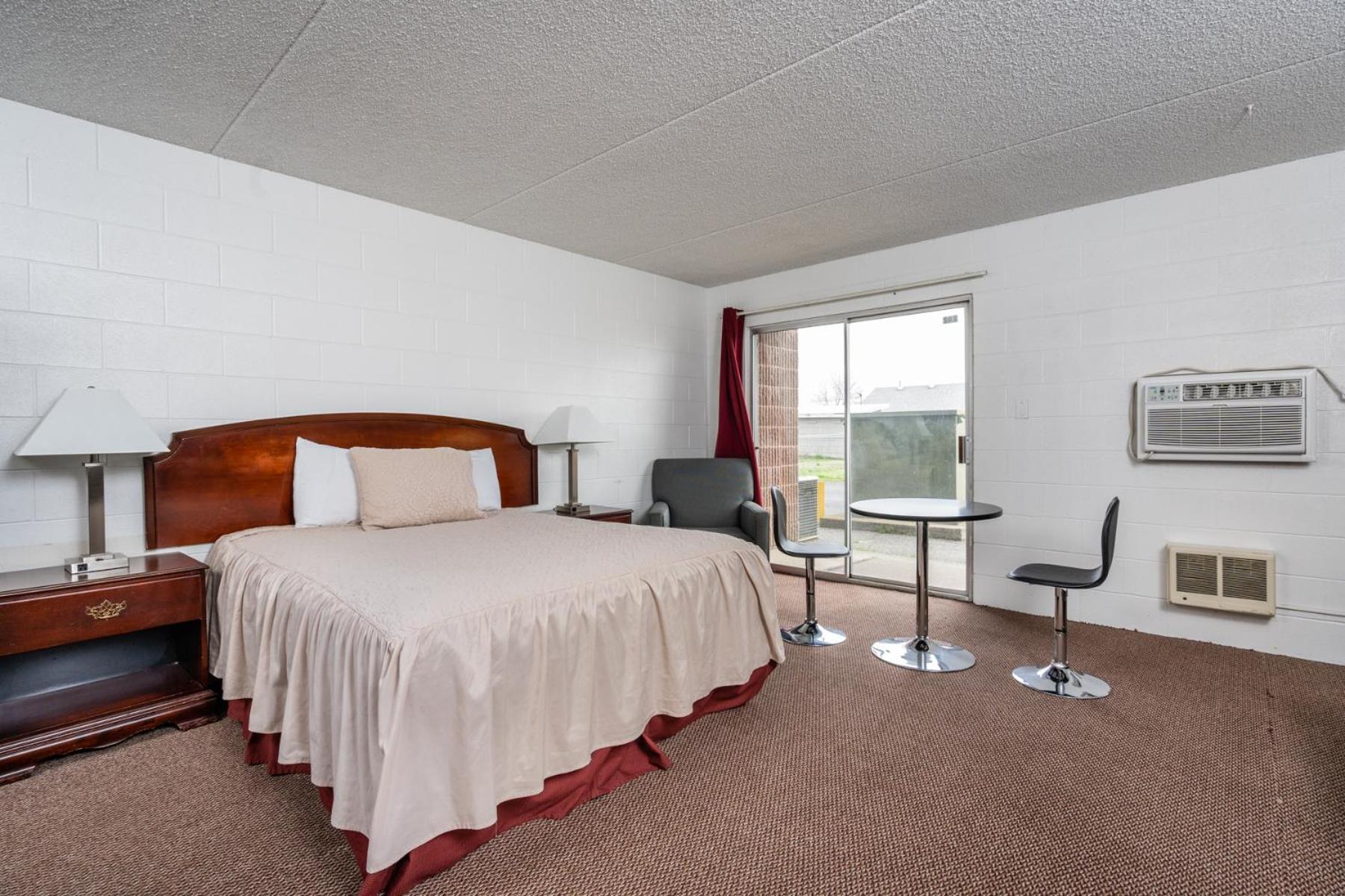 M&M Motel photo 3