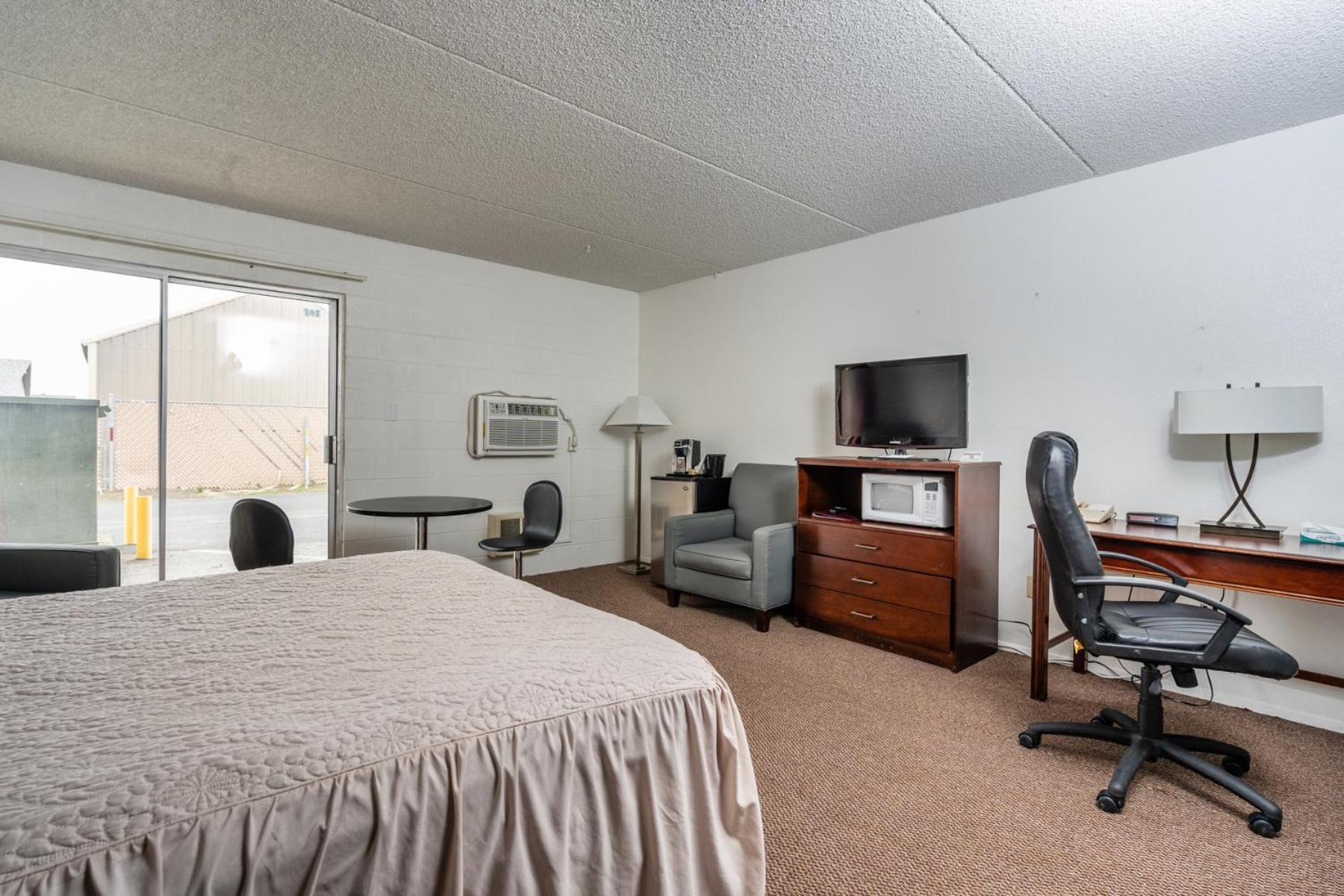 M&M Motel photo 9