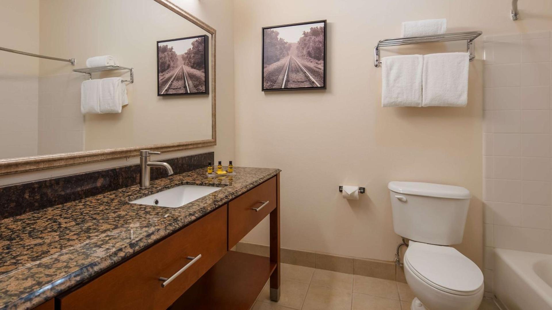 Best Western Plus Wakeeney Inn & Suites photo 11