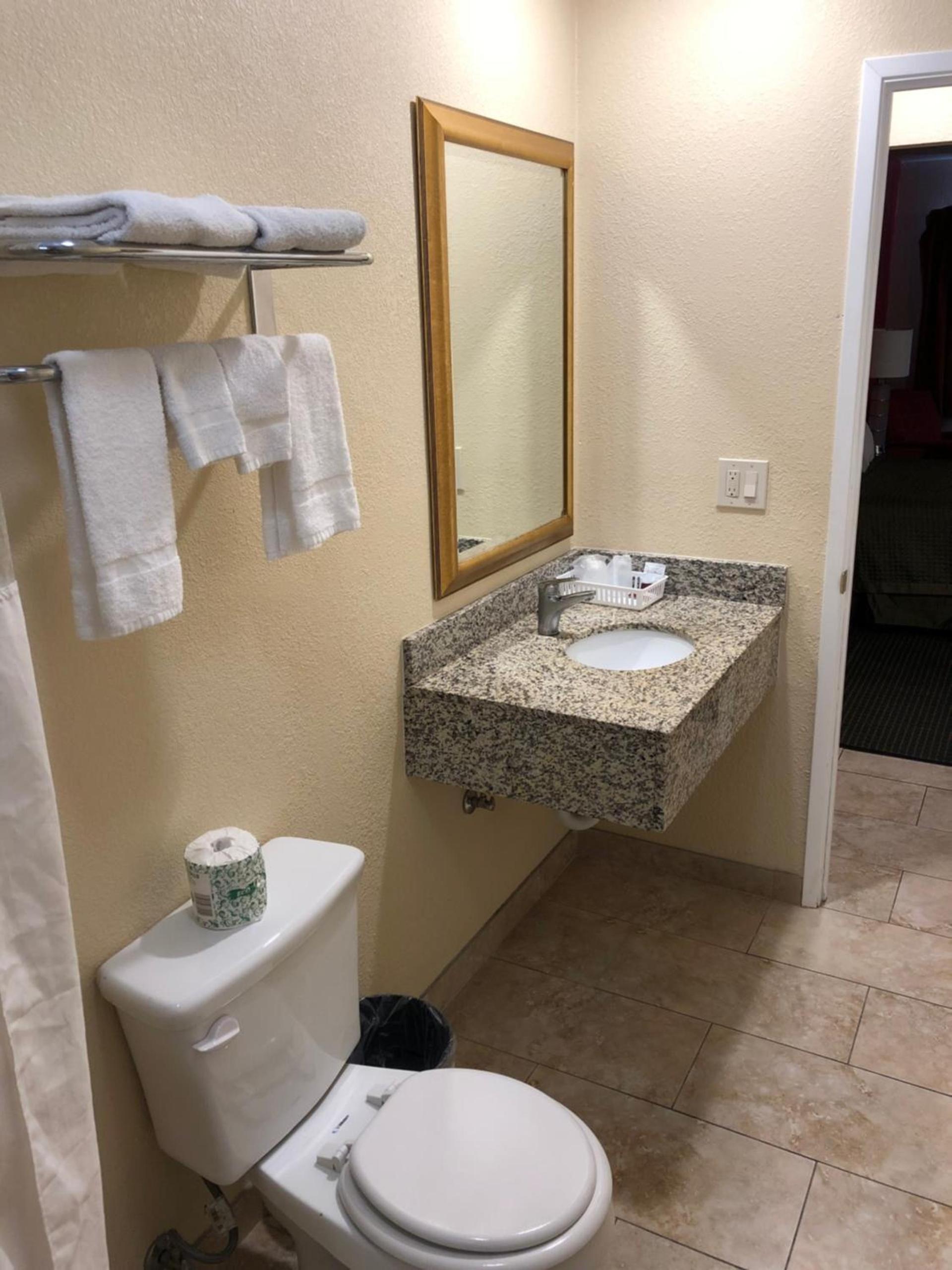 Dixon Motel photo 20