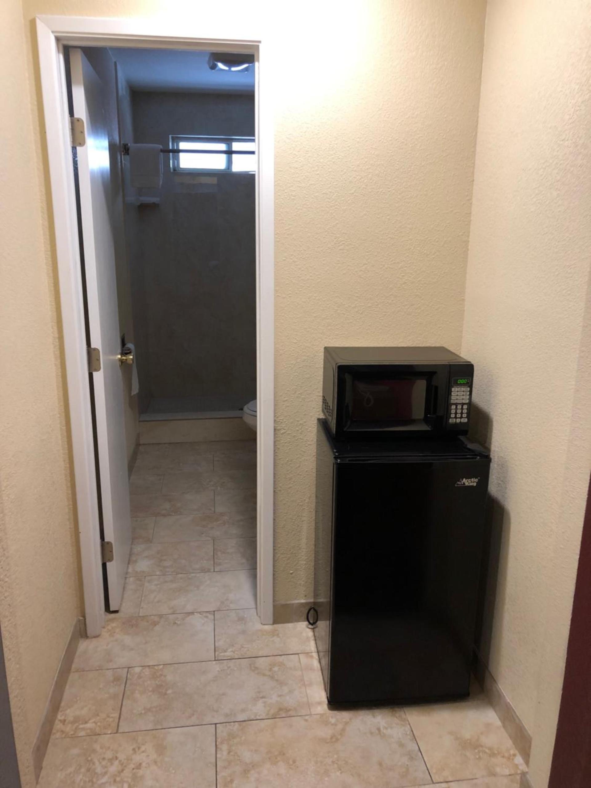Dixon Motel photo 19