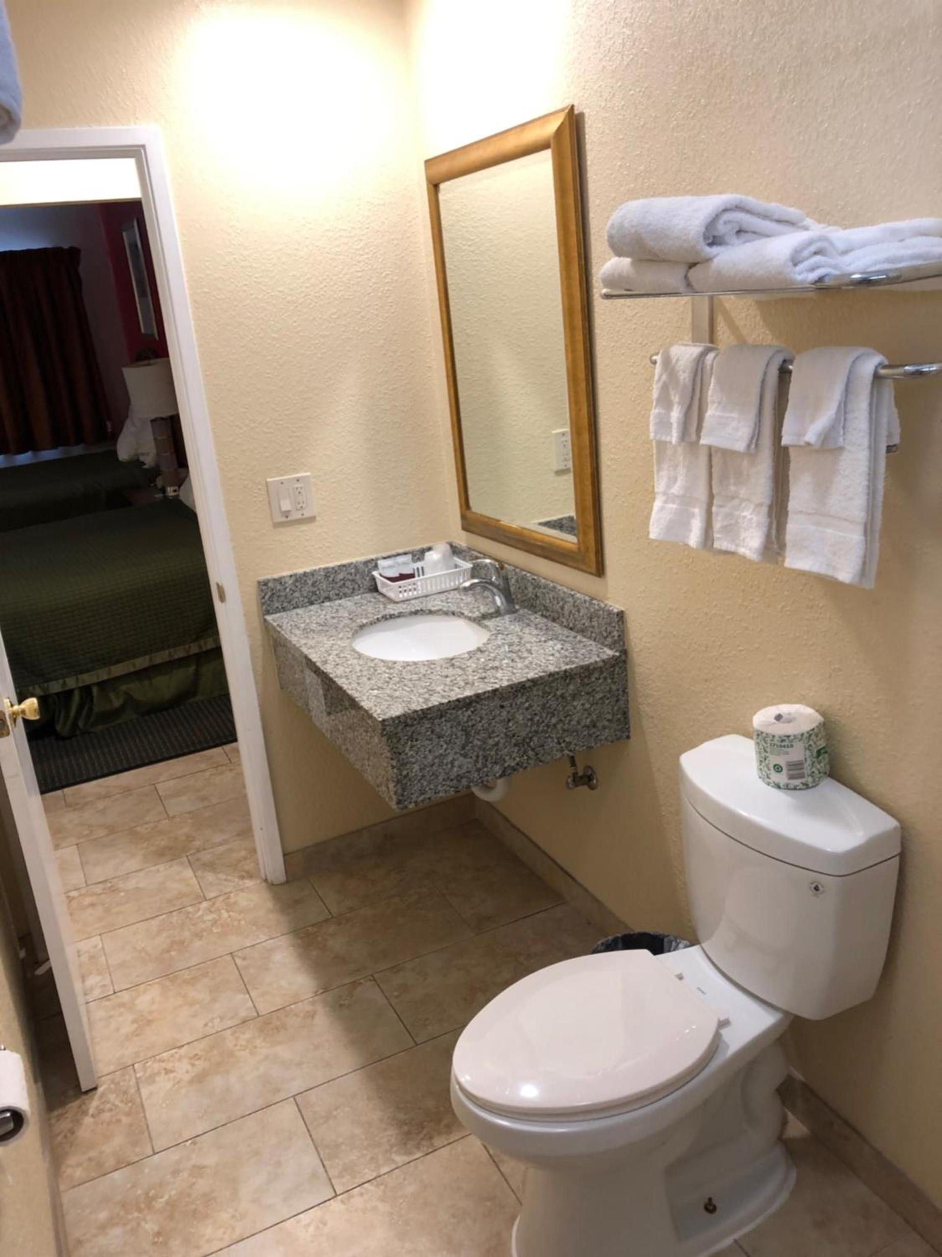Dixon Motel photo 14