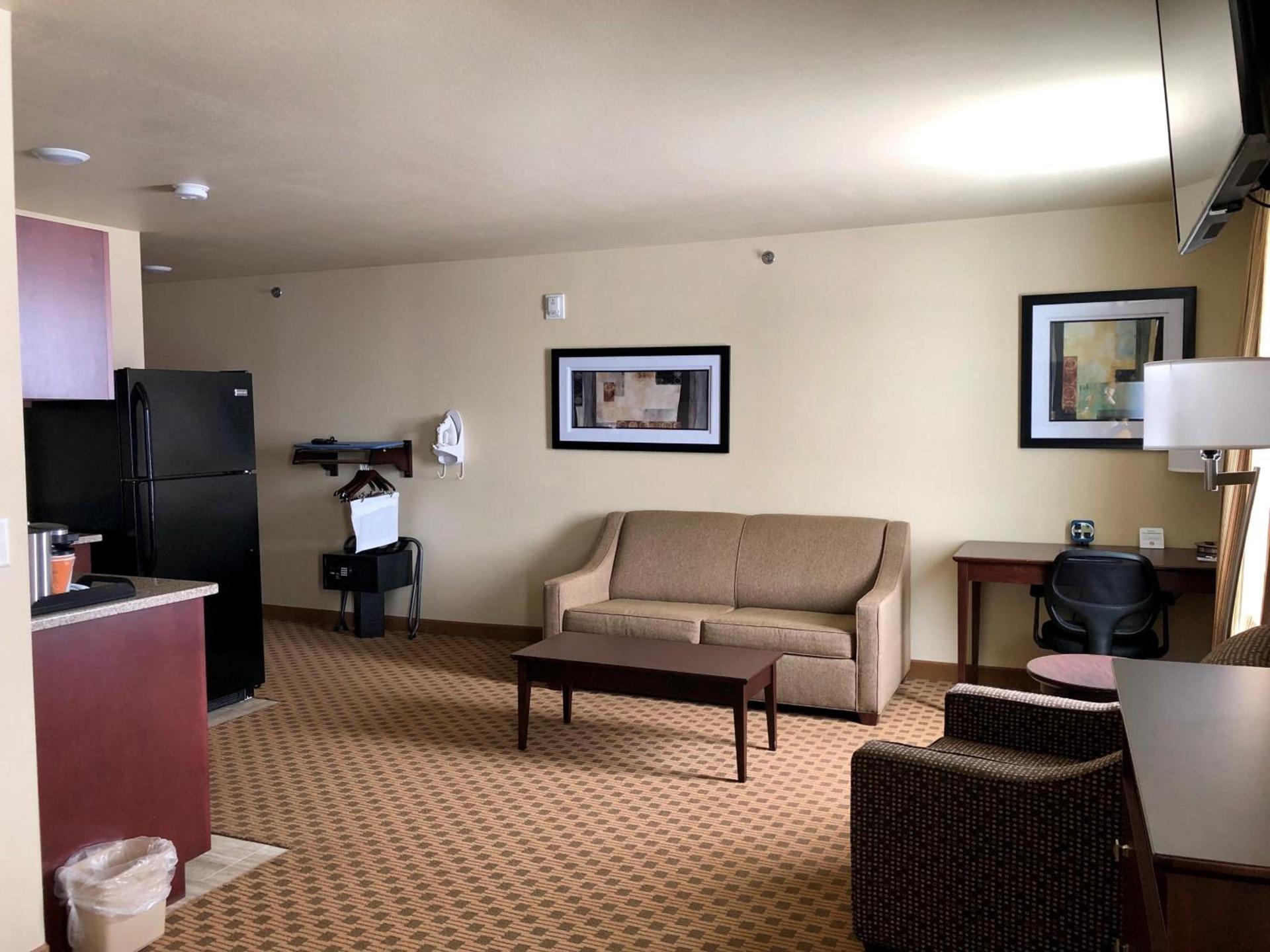 Cobblestone Hotel & Suites Pulaski/Green Bay photo 5
