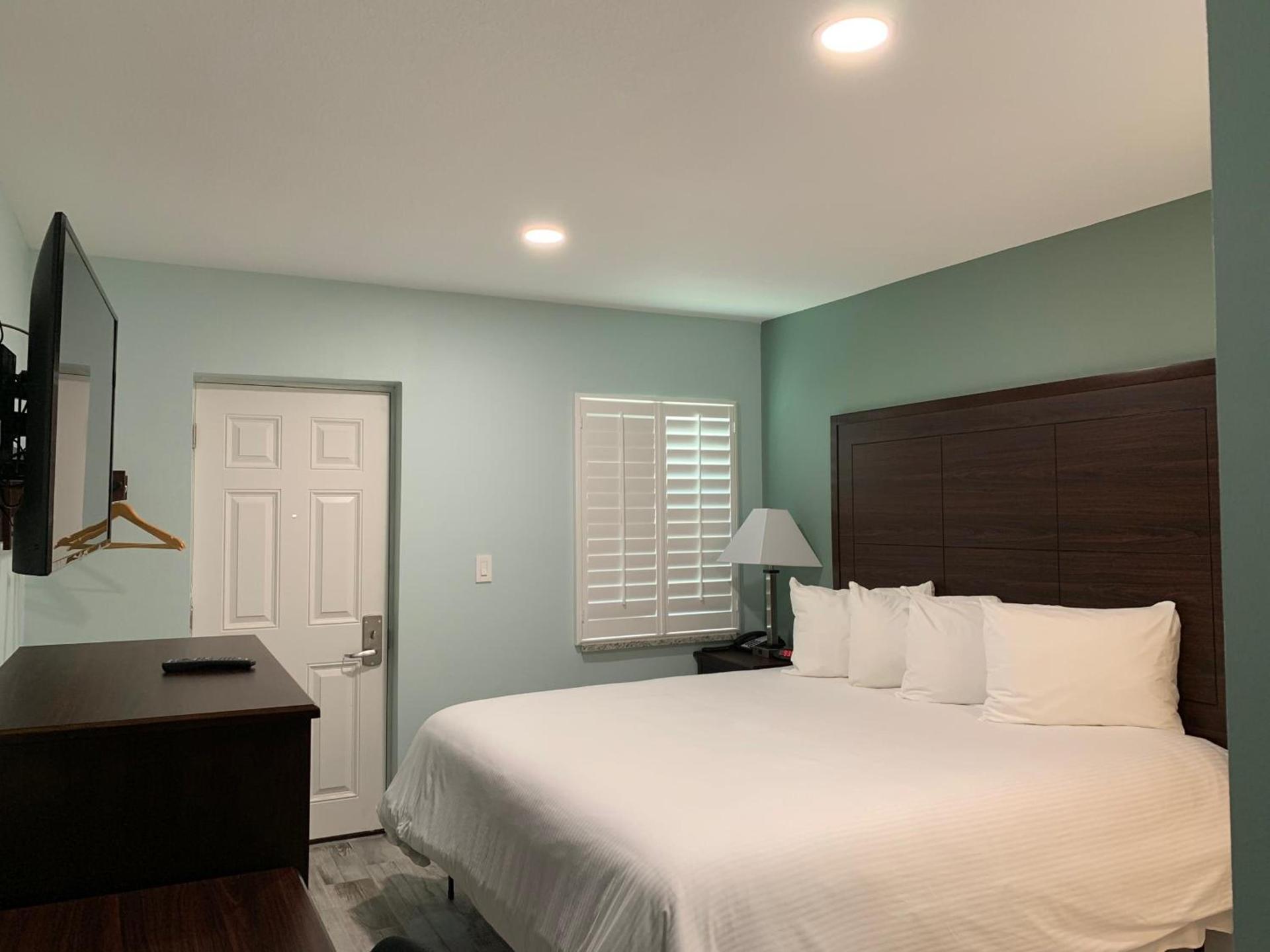 Atlantic Shores Motel photo 23
