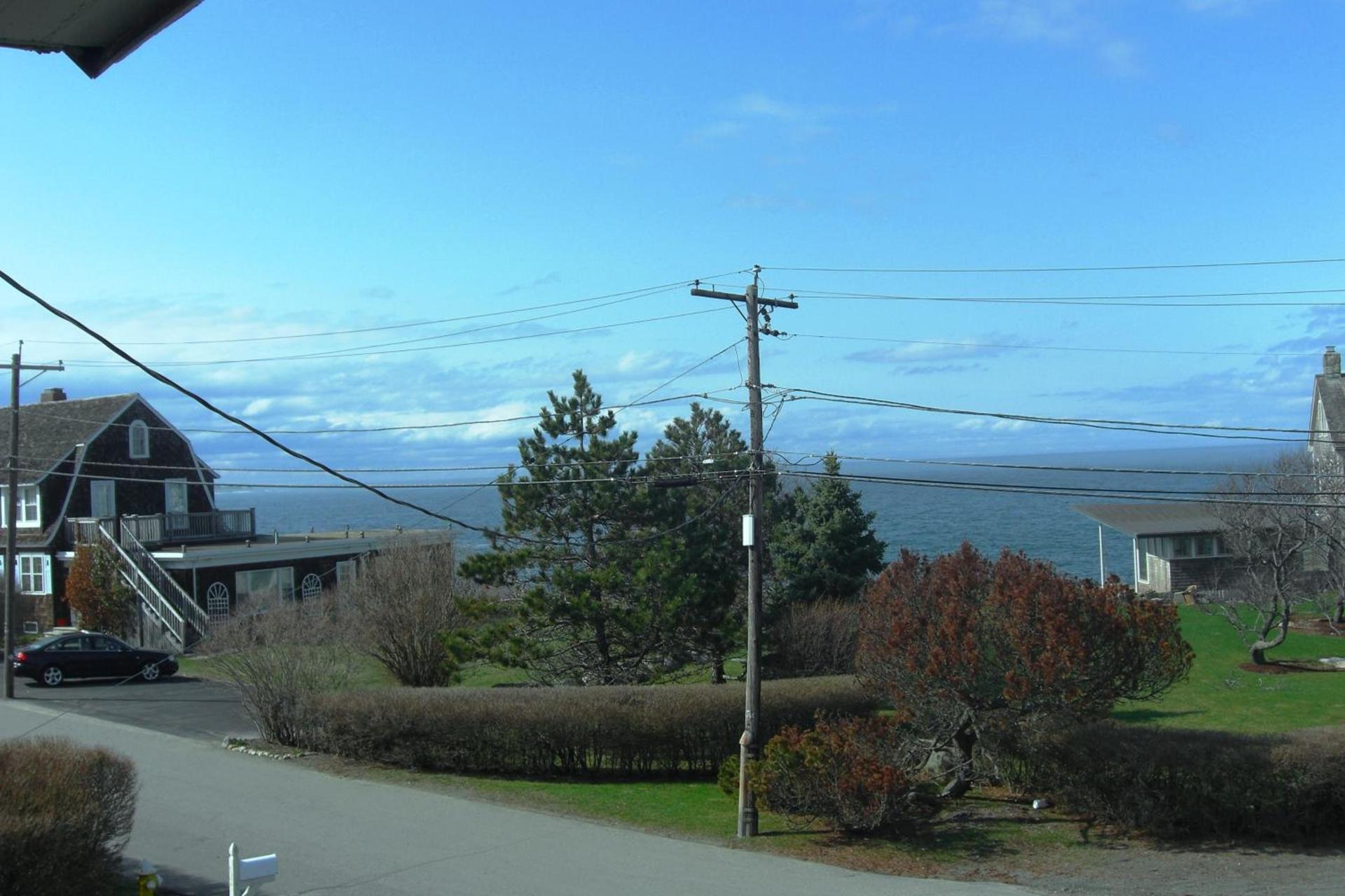 Seafarer Inn photo 11