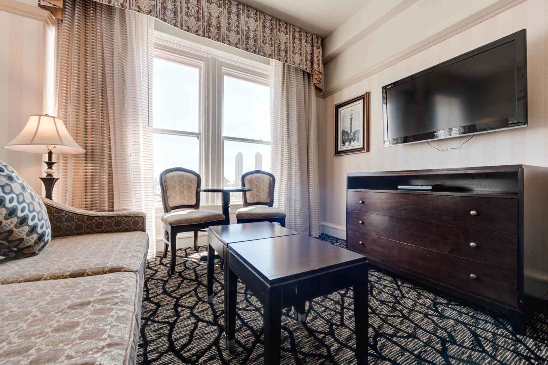 Gaslamp Plaza Suites photo 33