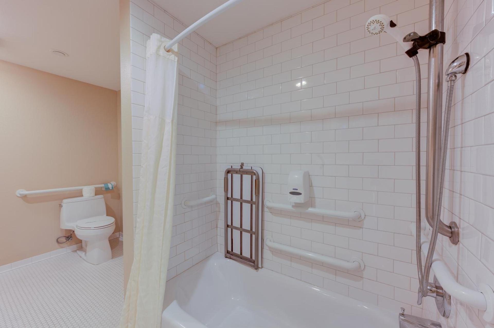 Gaslamp Plaza Suites photo 95