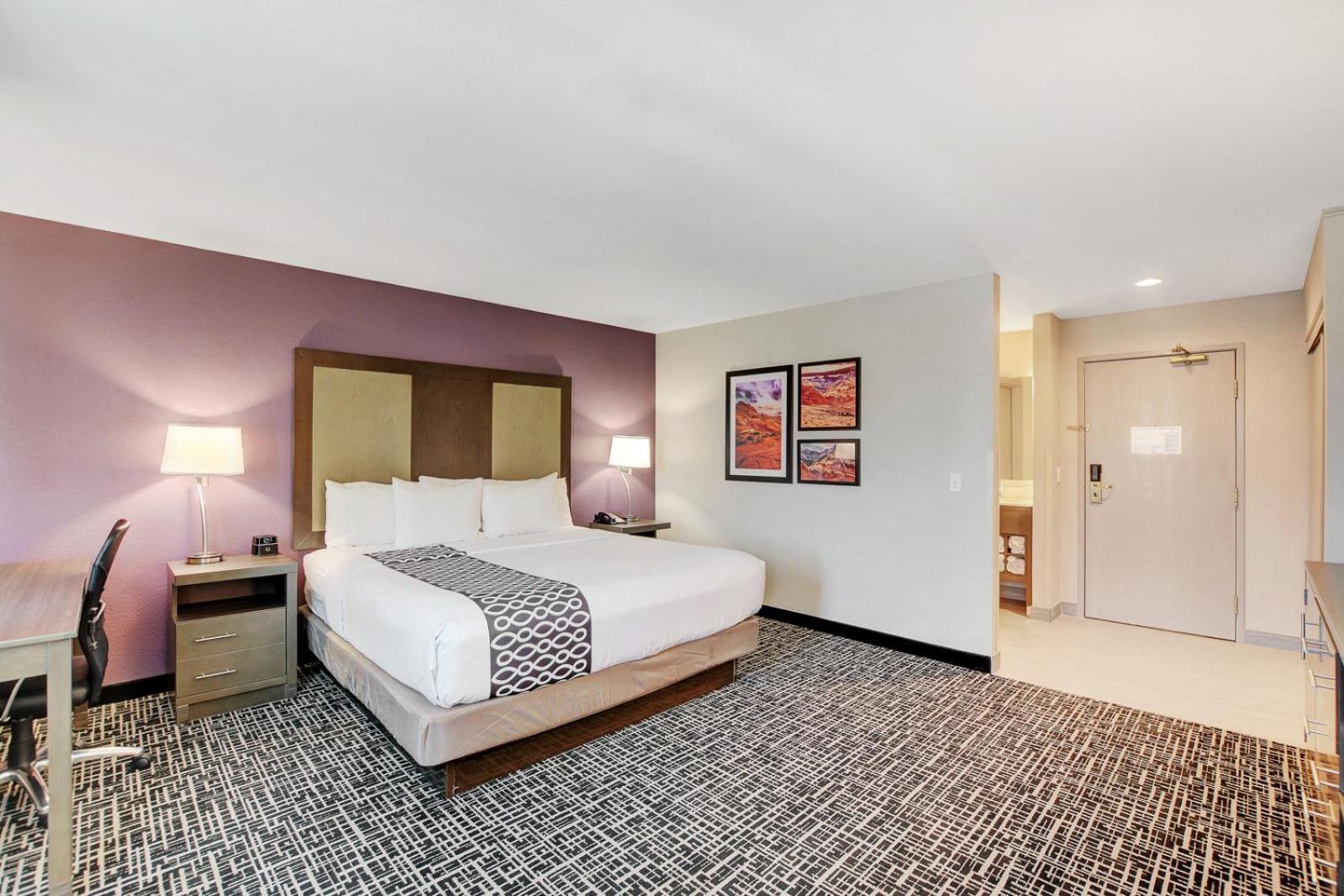La Quinta Inn & Suites by Wyndham Las Vegas Nellis photo 51