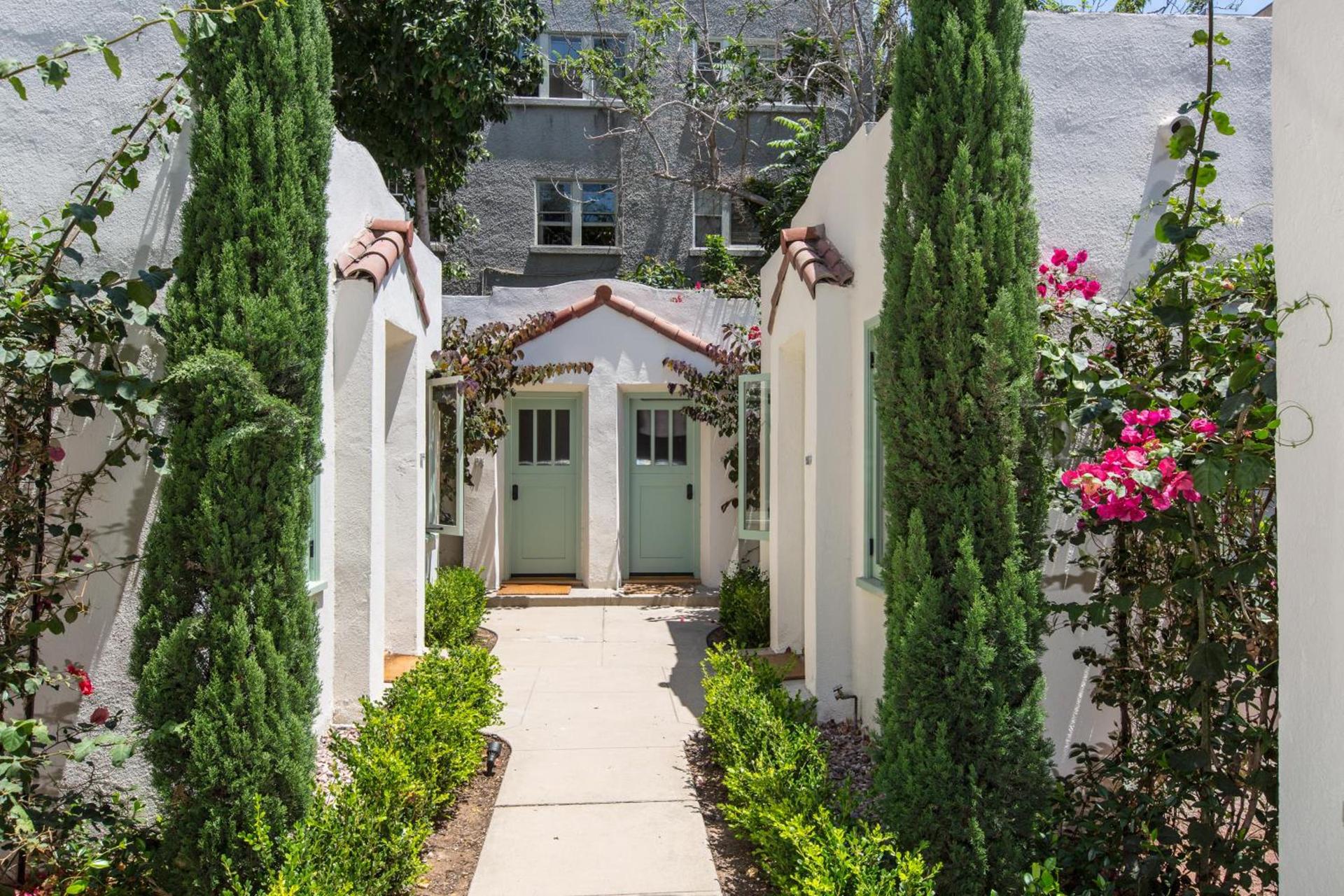 Sonder The Bungalows photo 2