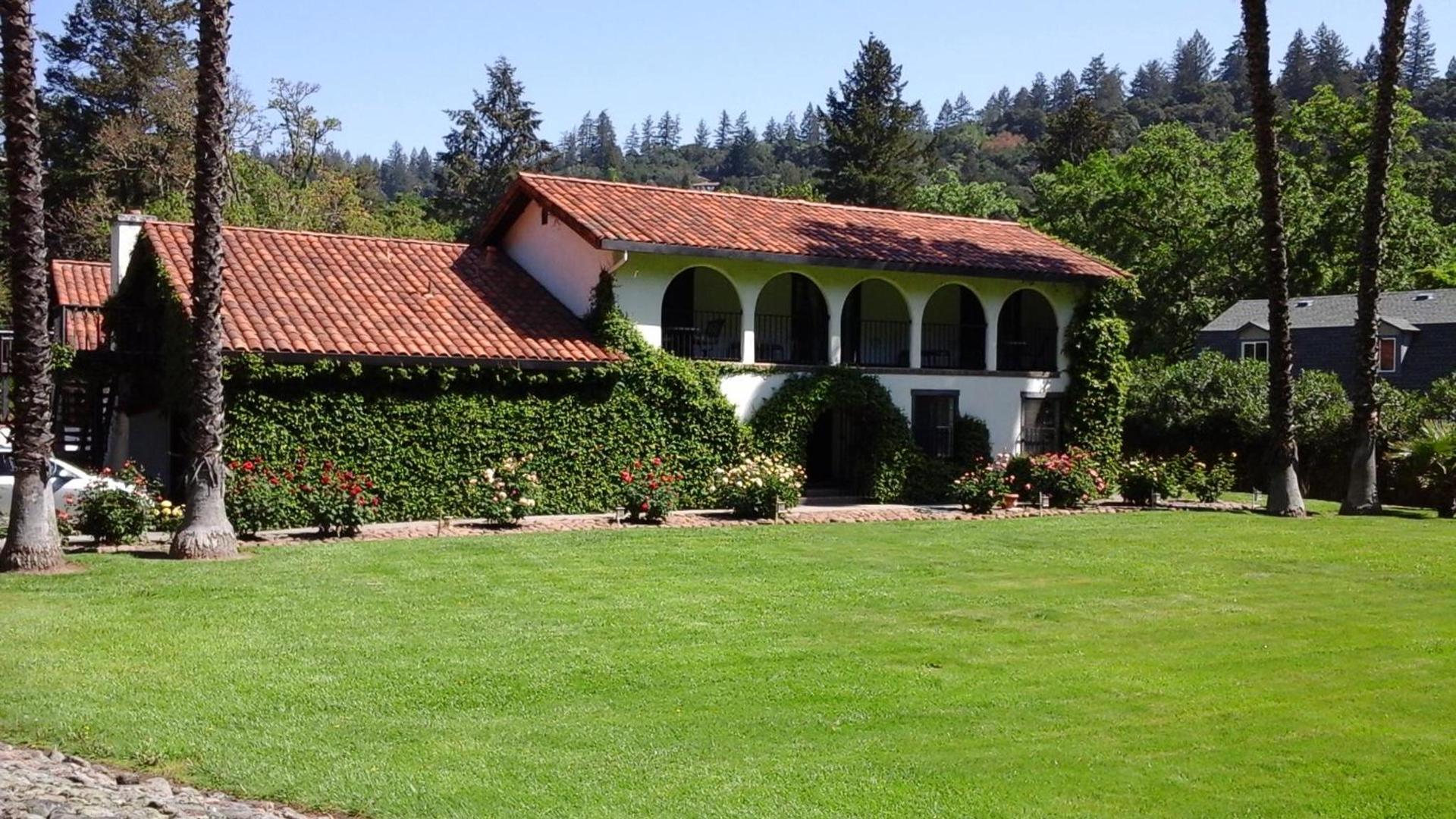 Spanish Villa Inn photo 2