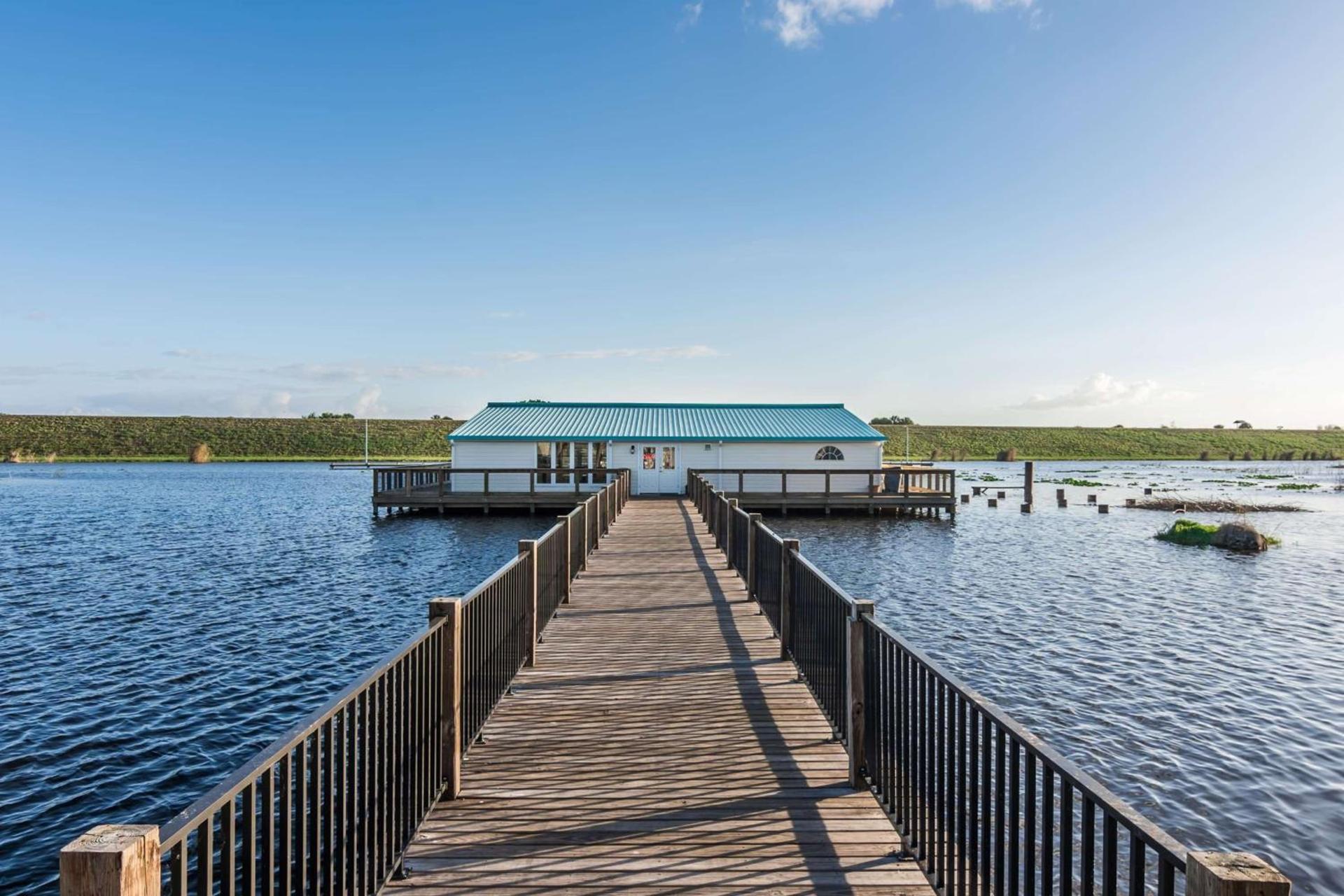 Lakeshore Resort and Marina photo 85