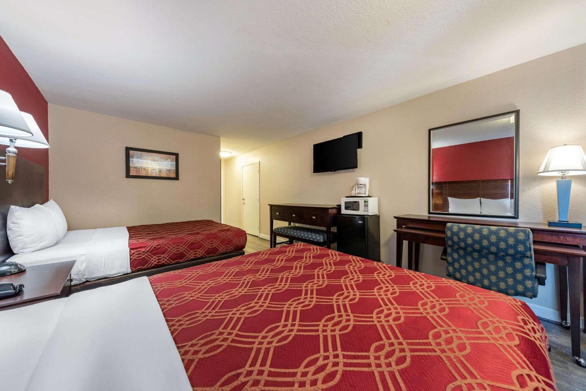 Bay Breeze Inn photo 34