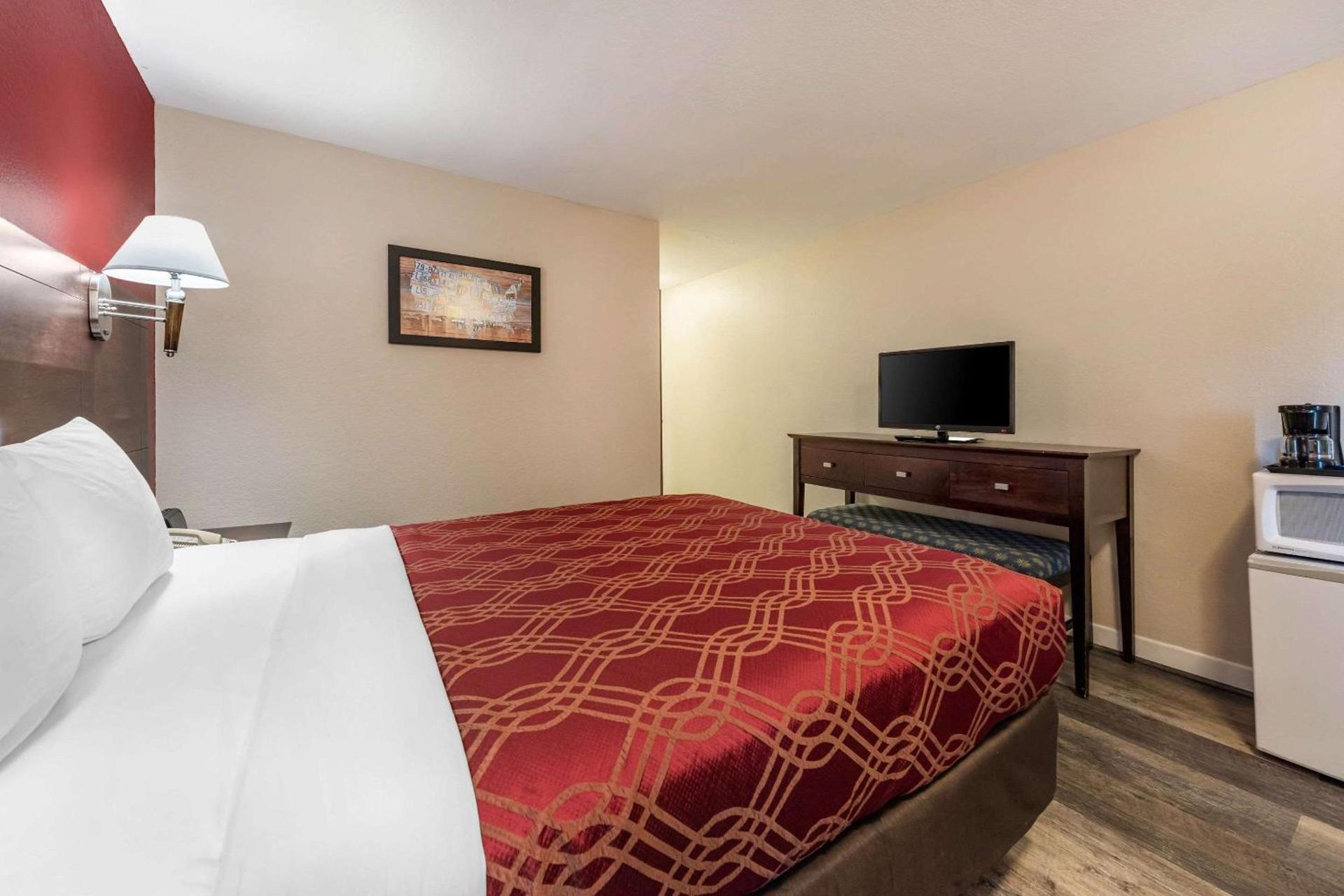 Bay Breeze Inn photo 42