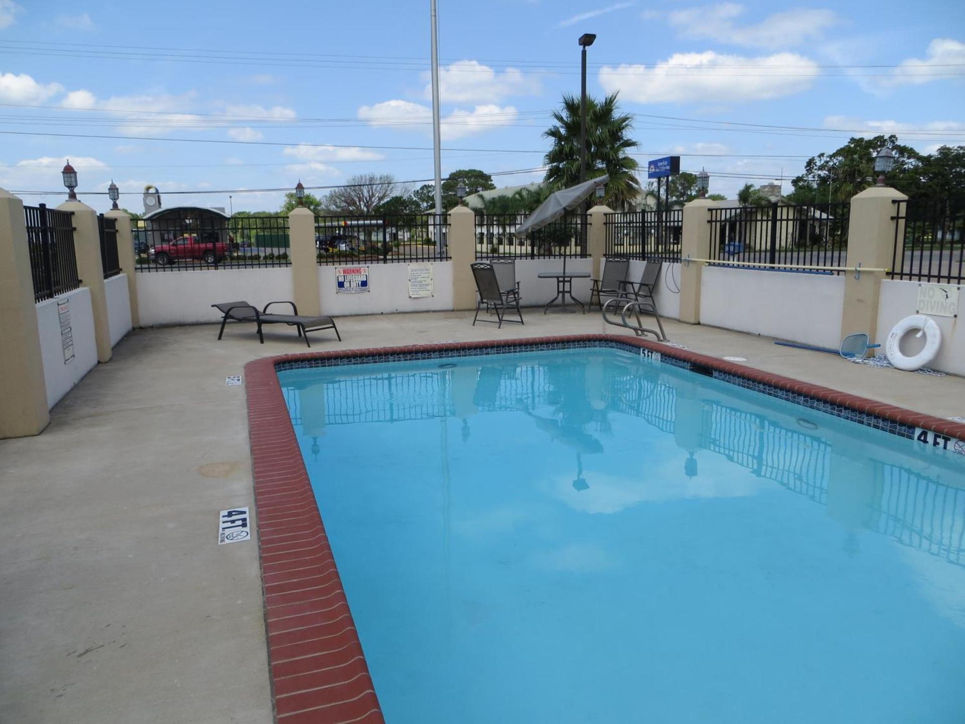 Executive Inn & Suites West Columbia photo 10