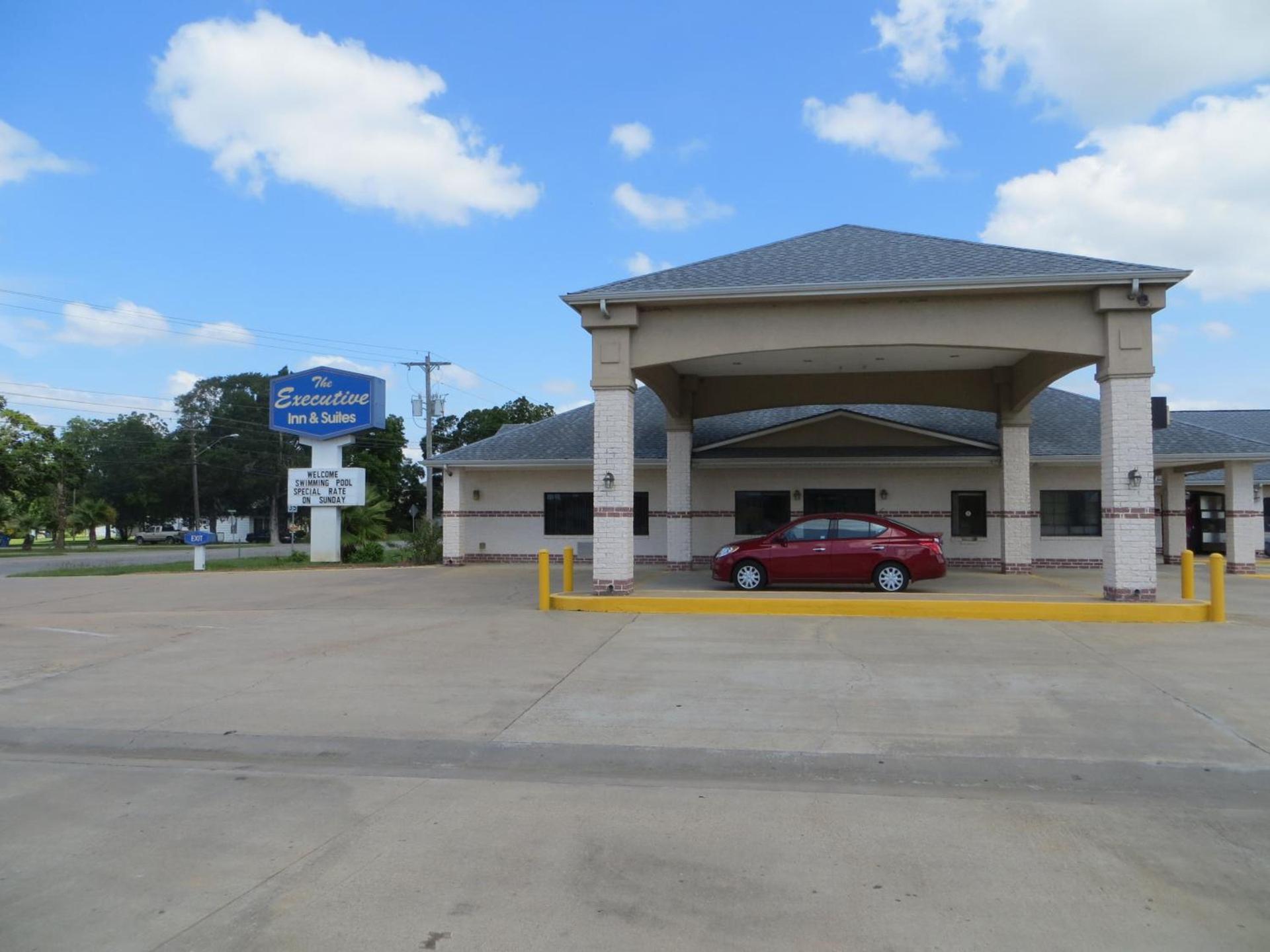 Executive Inn & Suites West Columbia photo 17