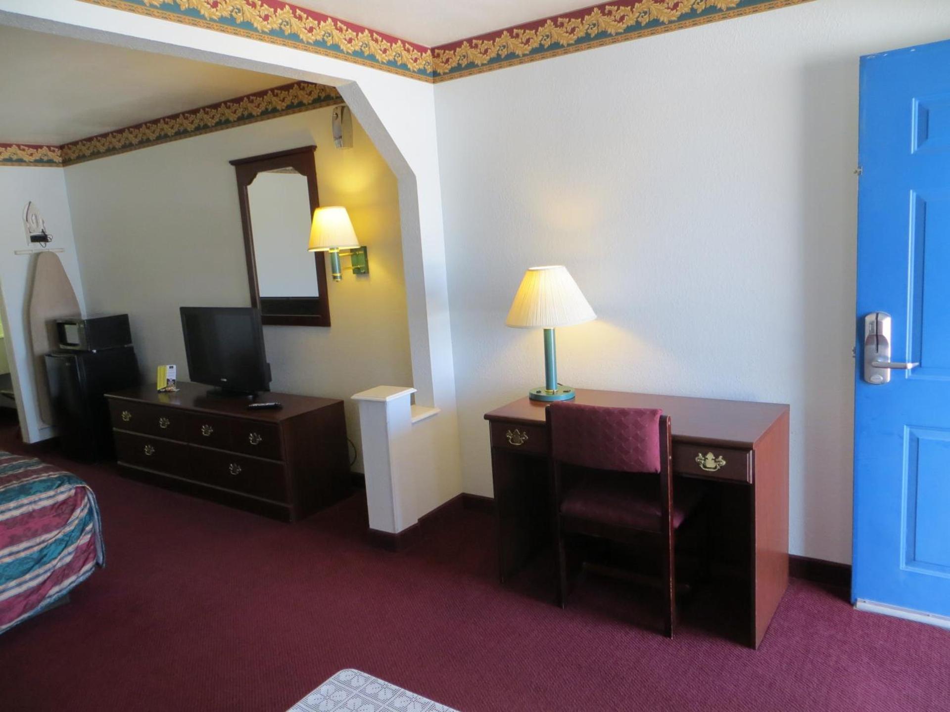 Executive Inn & Suites West Columbia photo 26