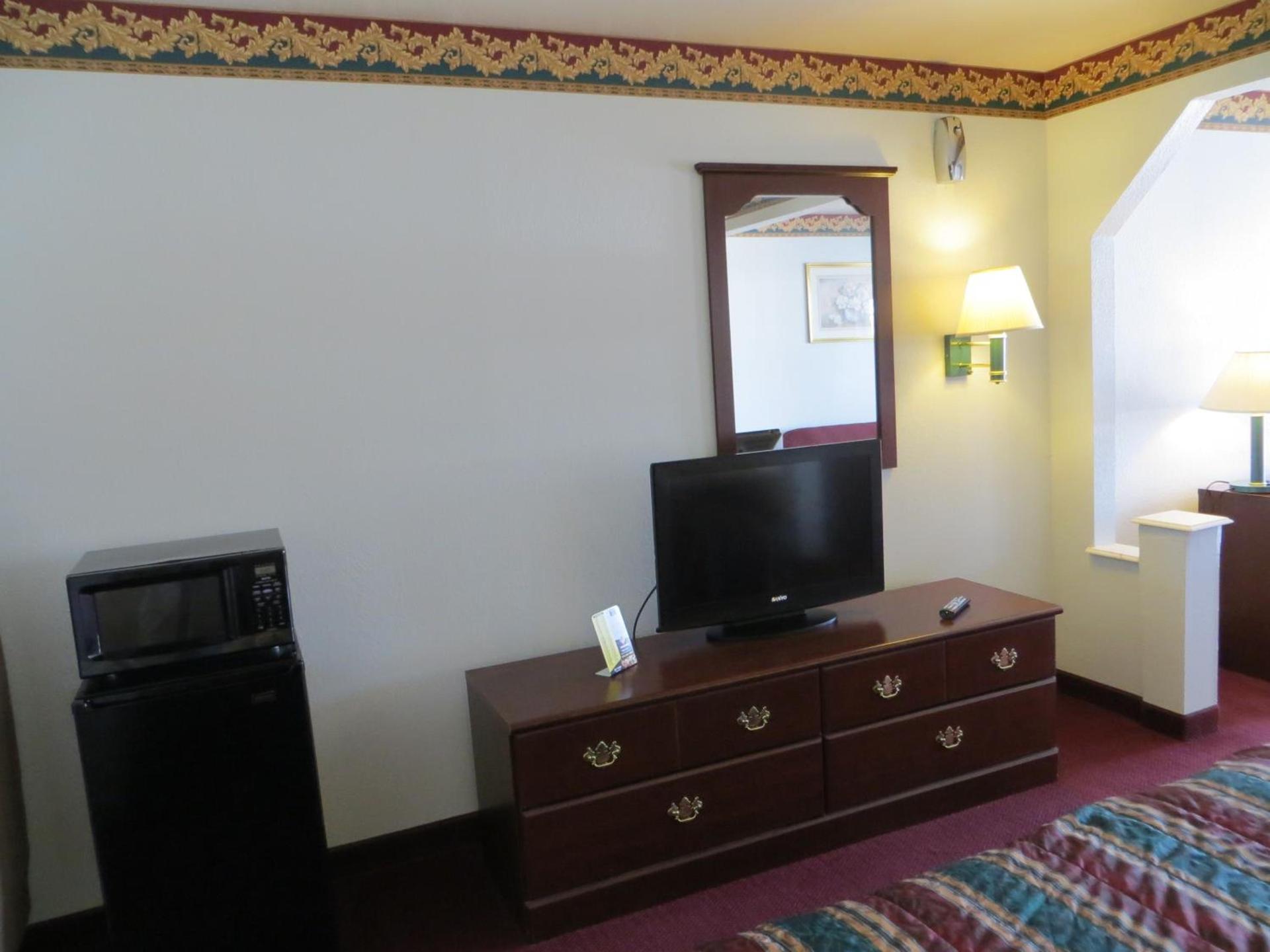 Executive Inn & Suites West Columbia photo 22