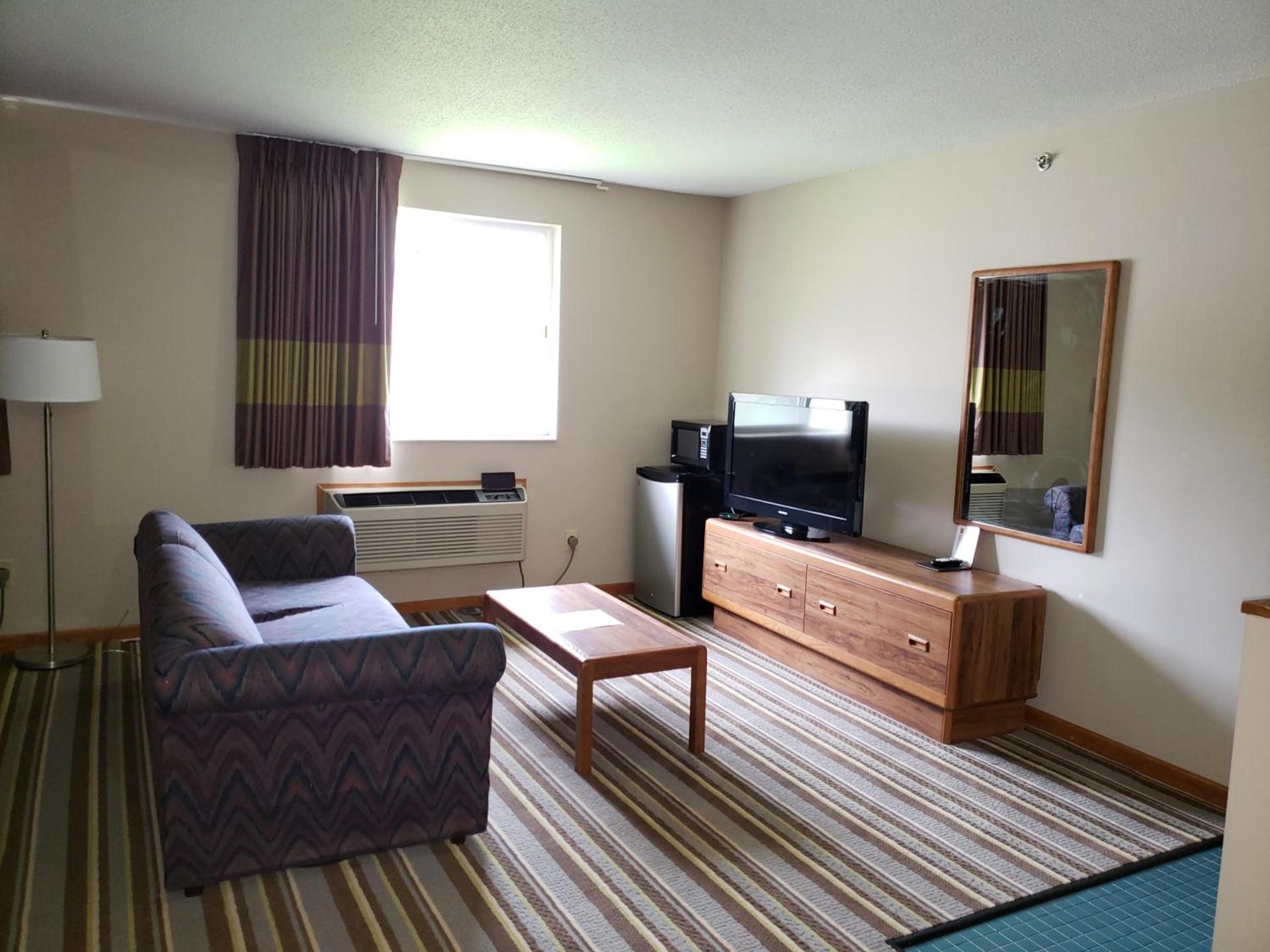 Super 8 by Wyndham Watseka photo 23