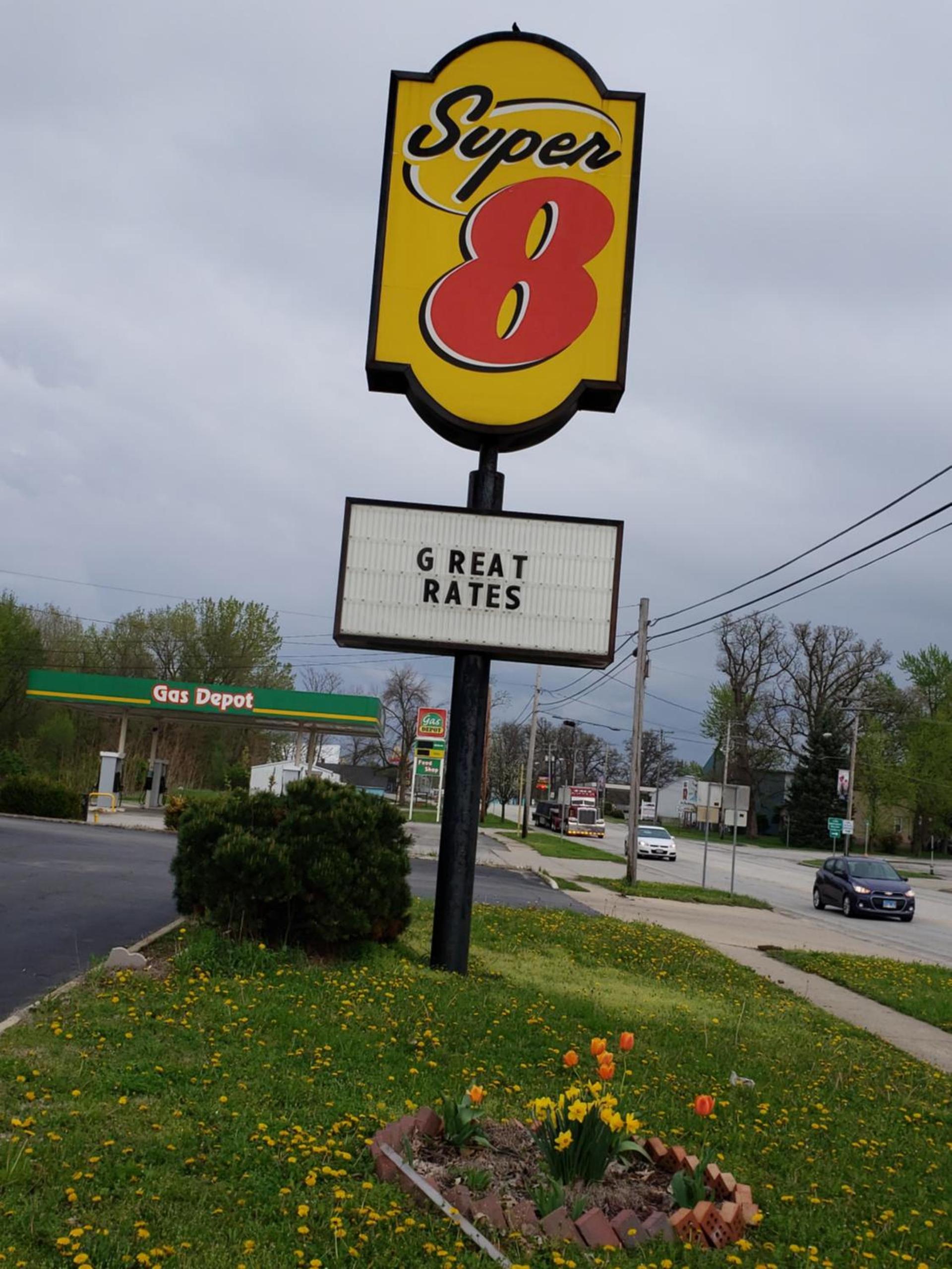 Super 8 by Wyndham Watseka photo 19