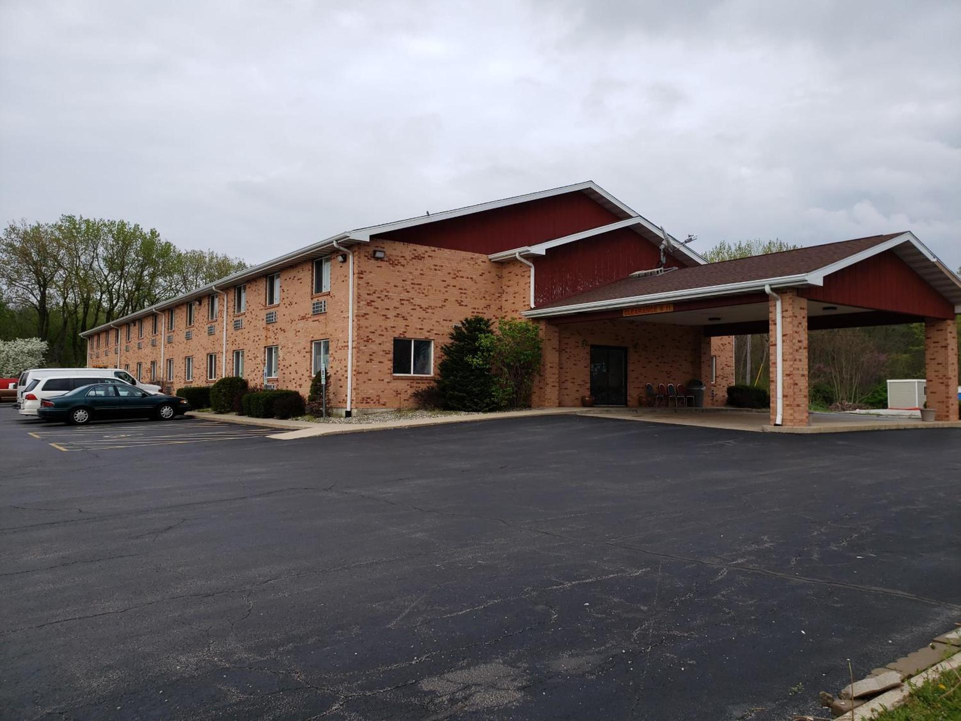Super 8 by Wyndham Watseka photo 16
