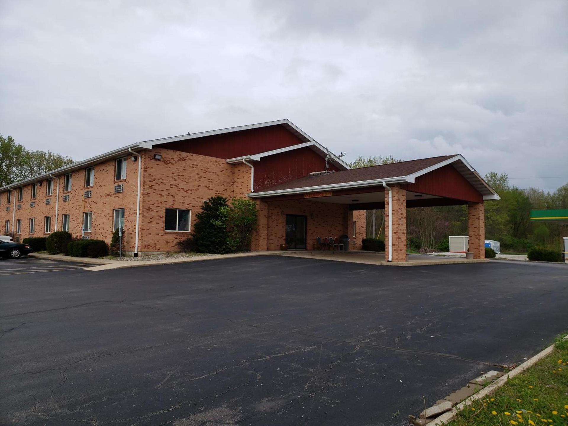 Super 8 by Wyndham Watseka photo 15