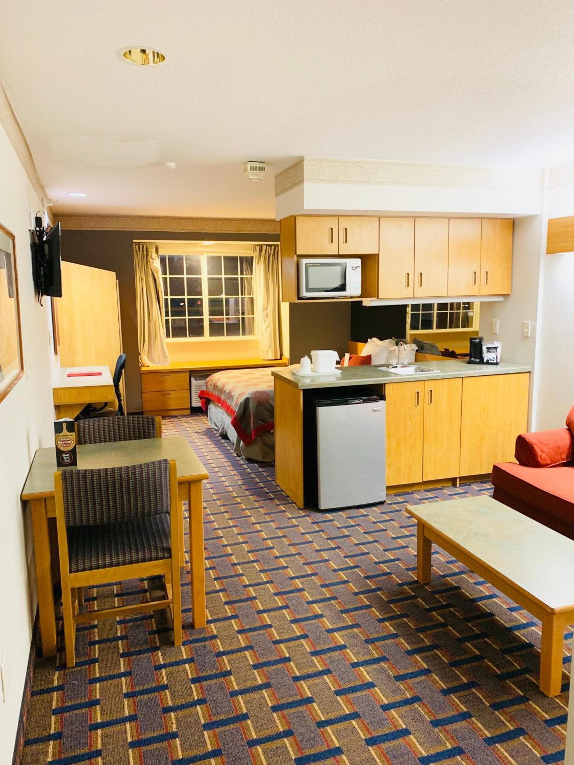 Ramada Limited Bloomington IL I-74/I-55 photo 12