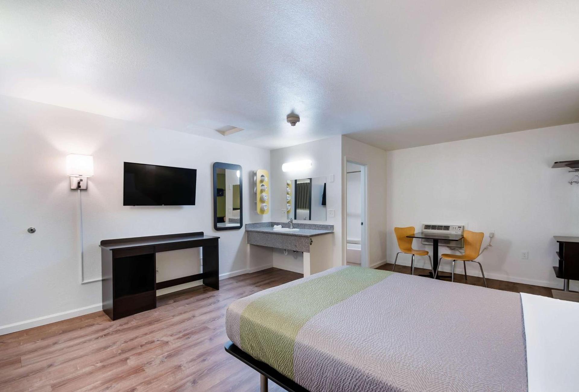 Motel 6-Burlington, WA photo 12