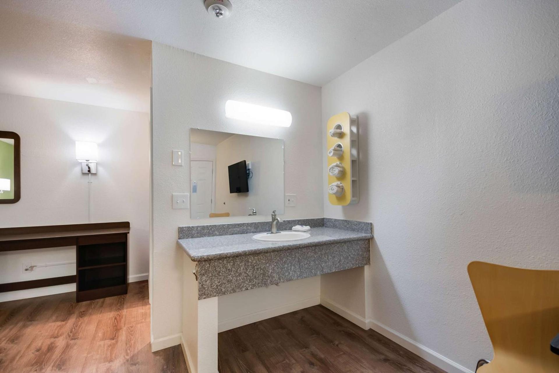 Motel 6-Burlington, WA photo 20