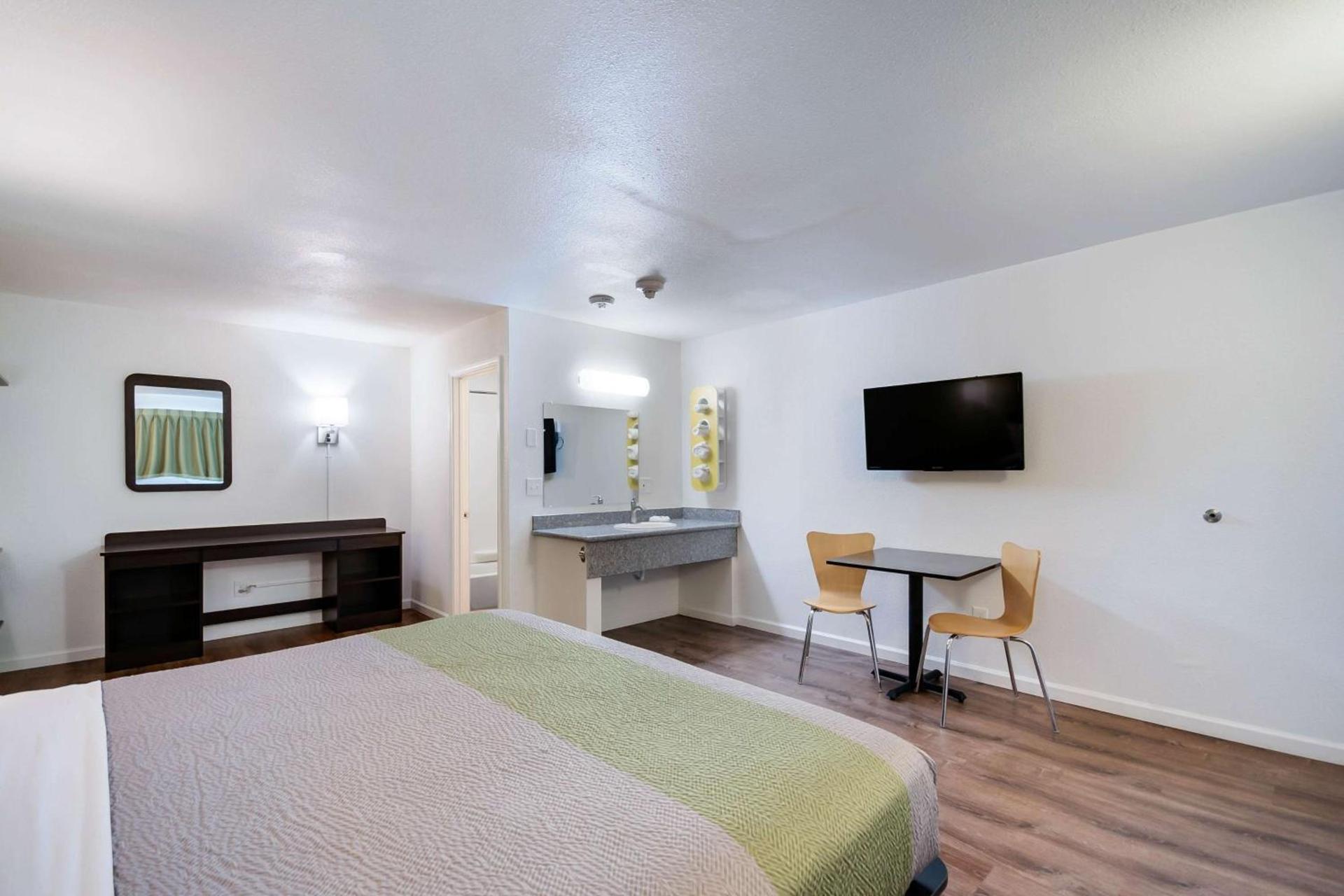 Motel 6-Burlington, WA photo 8
