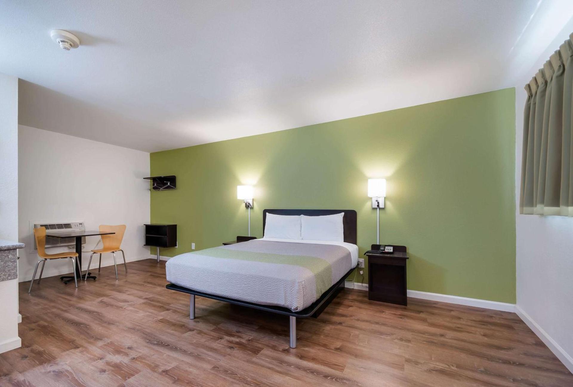 Motel 6-Burlington, WA photo 11
