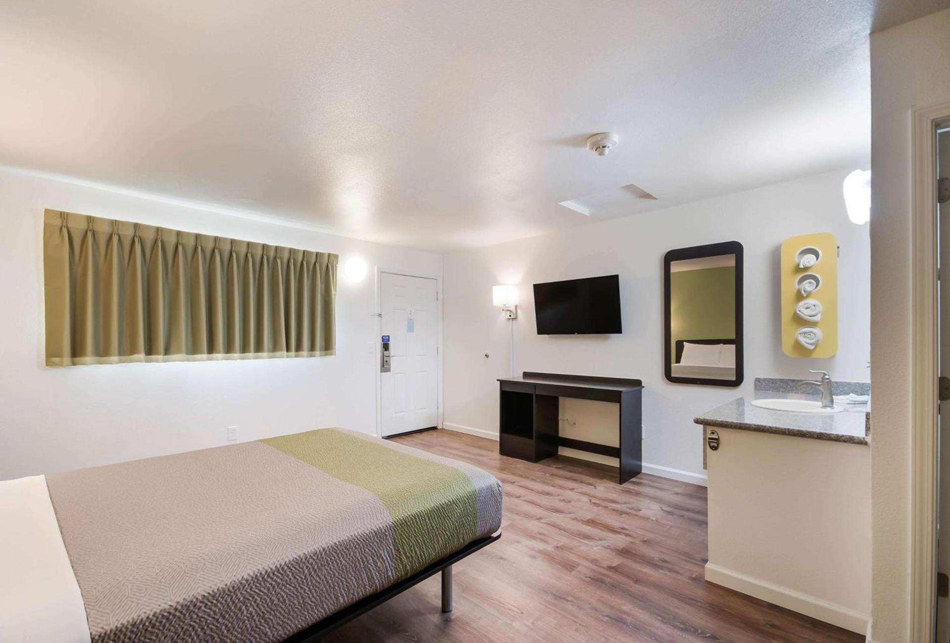Motel 6-Burlington, WA photo 13