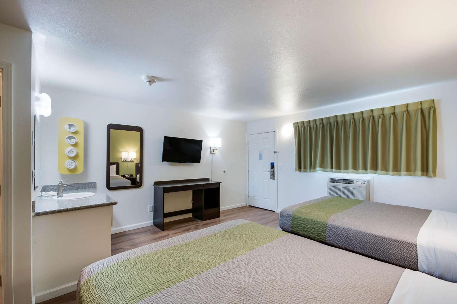 Motel 6-Burlington, WA photo 16