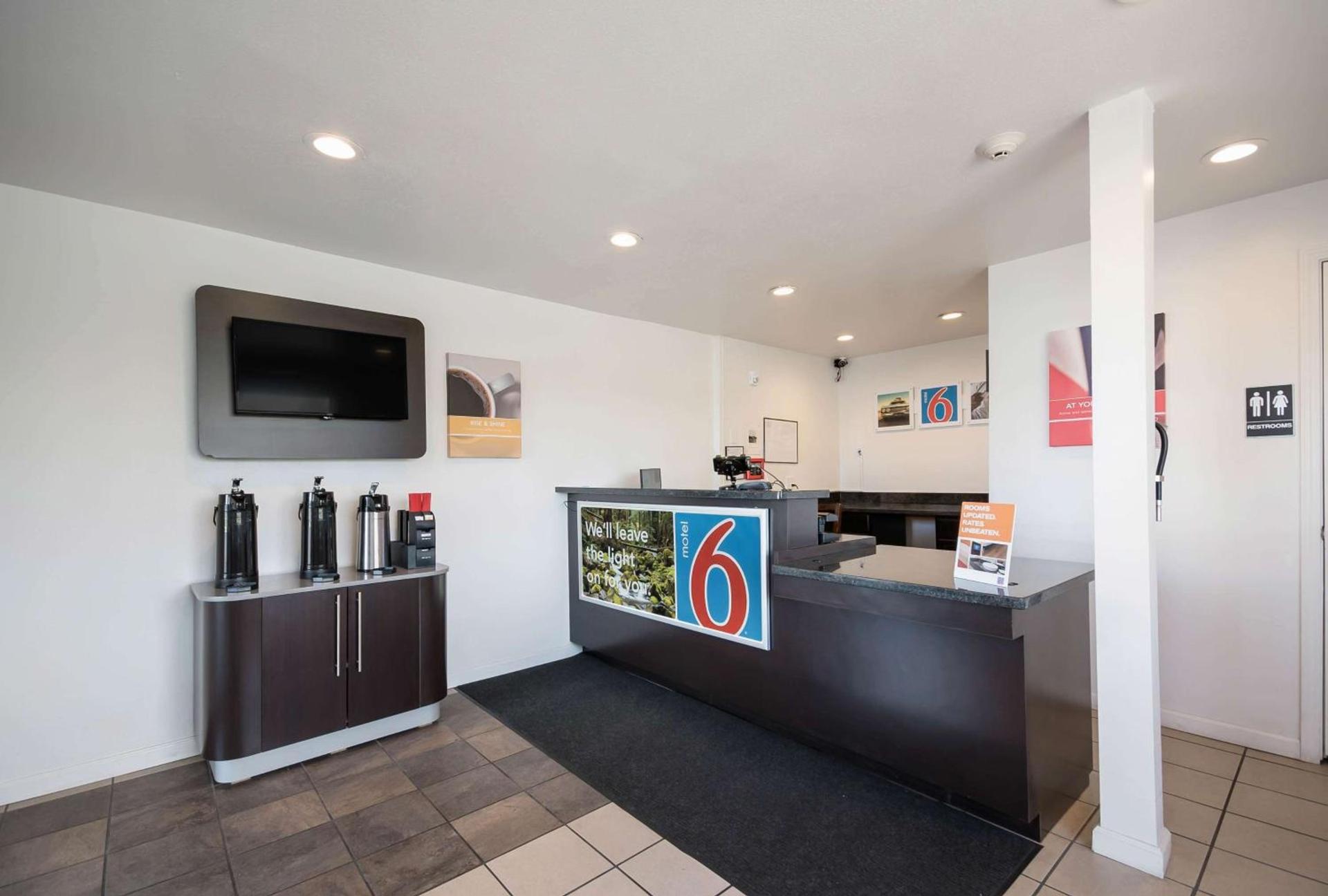 Motel 6-Burlington, WA photo 23