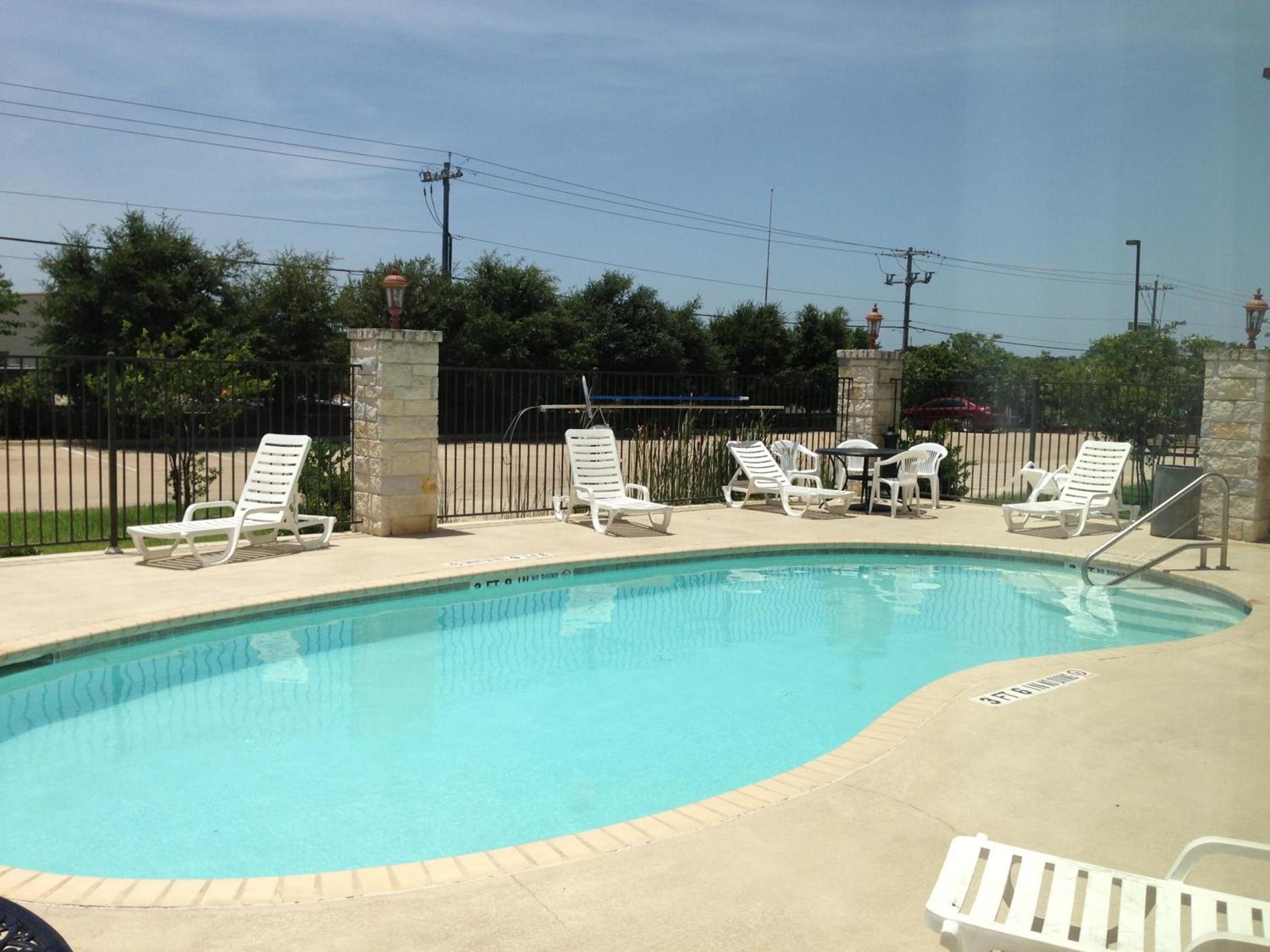 Wingate by Wyndham College Station South photo 2