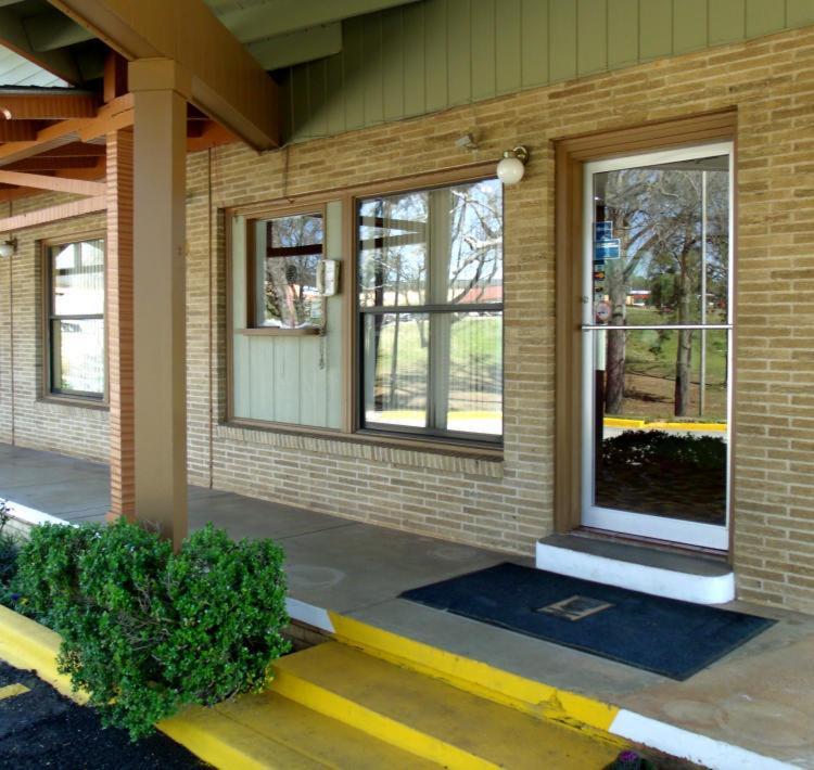 Woodlawn Hills Motel photo 3