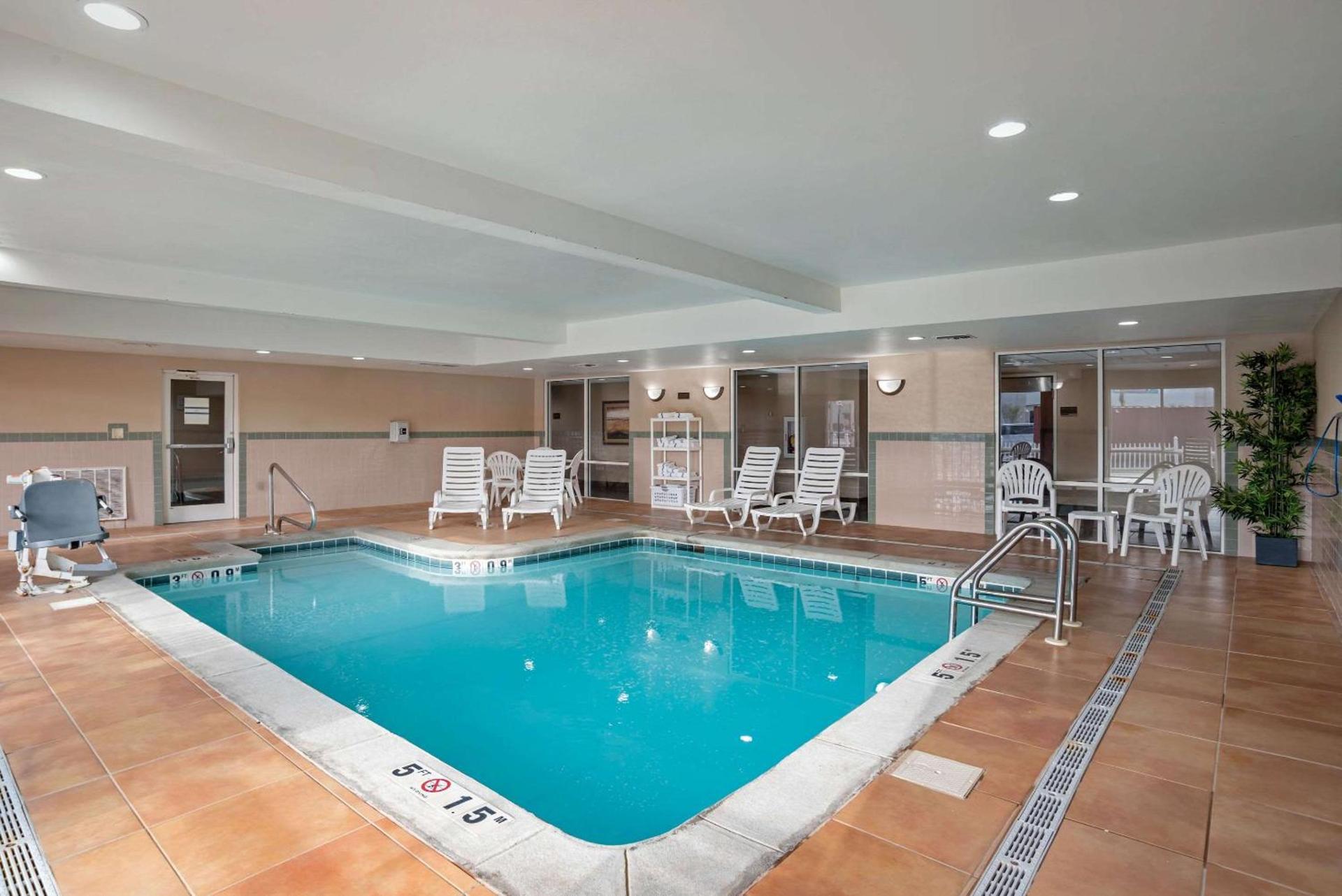 Comfort Suites Foley - North Gulf Shores photo 15