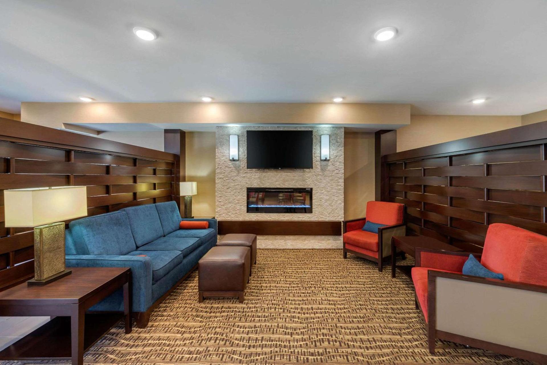 Comfort Inn & Suites Northern Kentucky photo 71