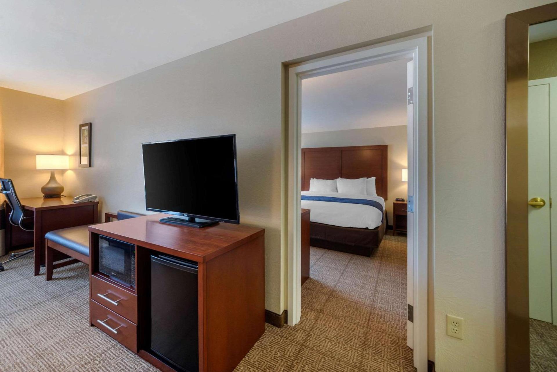 Comfort Inn & Suites Northern Kentucky photo 69